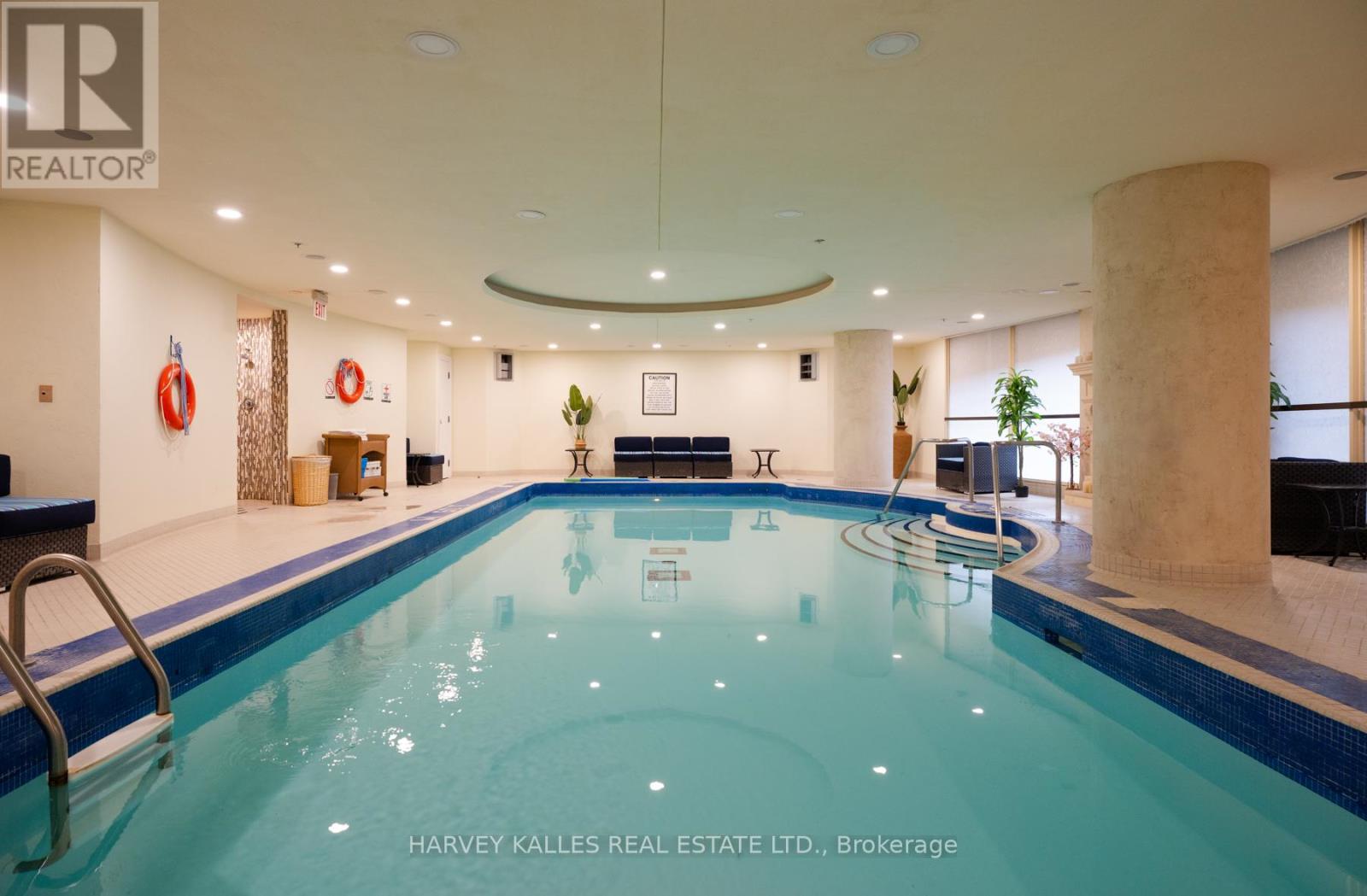 Photo 24 of 9 A 22 St Thomas Street, Toronto ON
