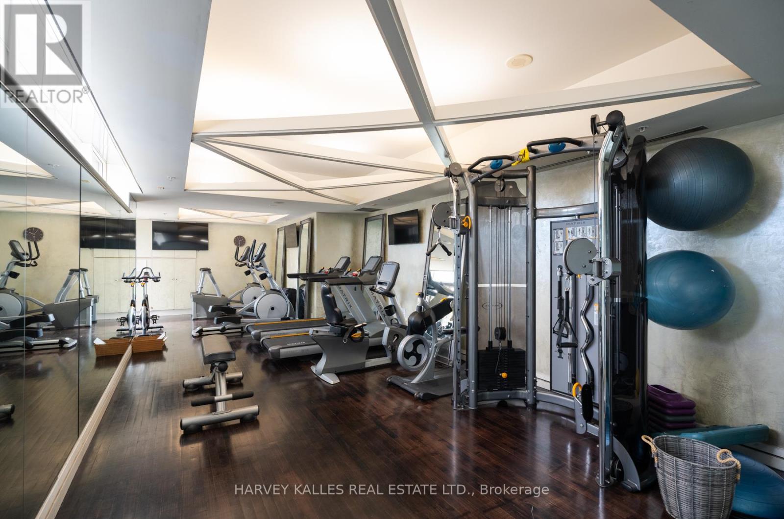 Photo 25 of 9 A 22 St Thomas Street, Toronto ON