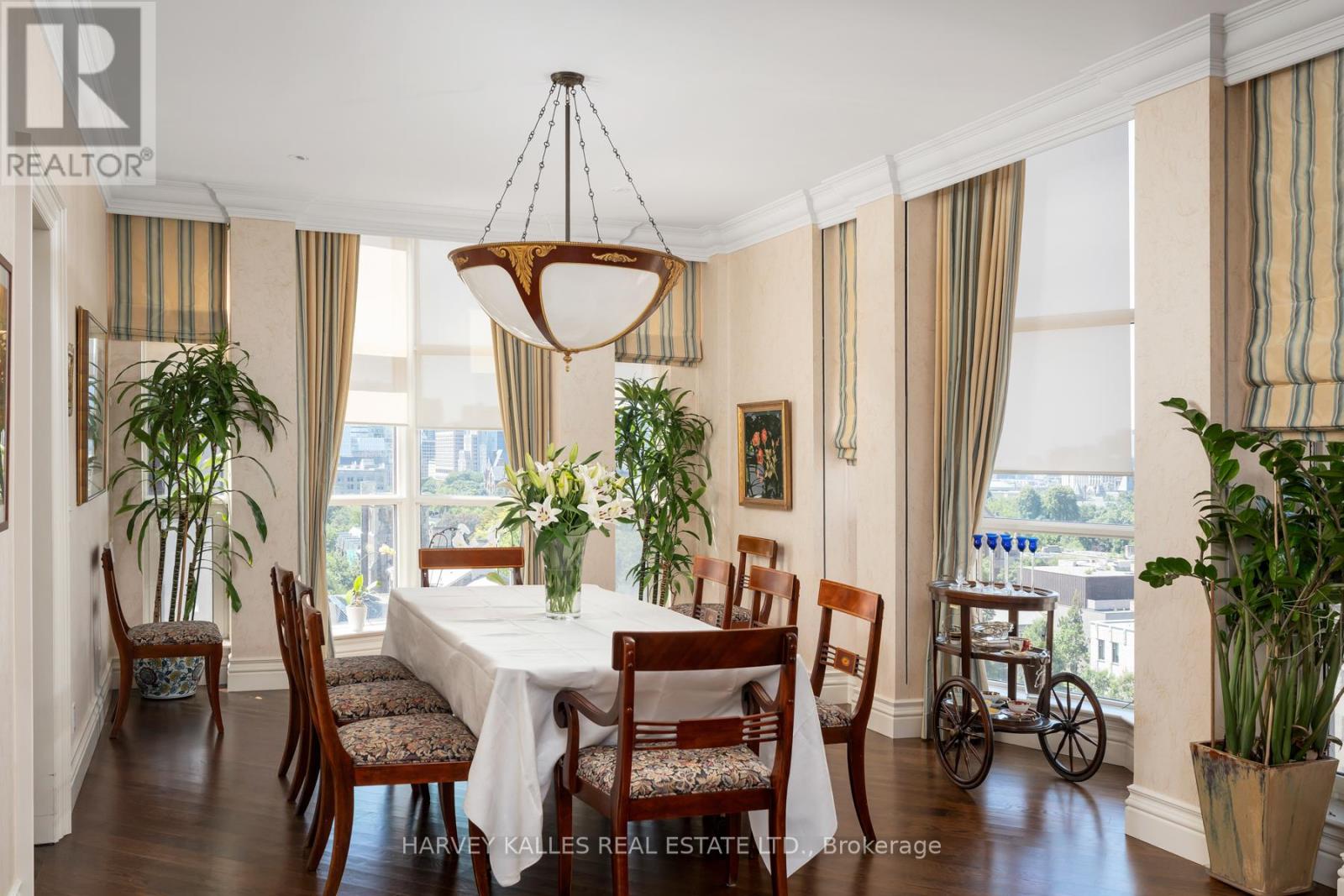 Photo 6 of 9 A 22 St Thomas Street, Toronto ON