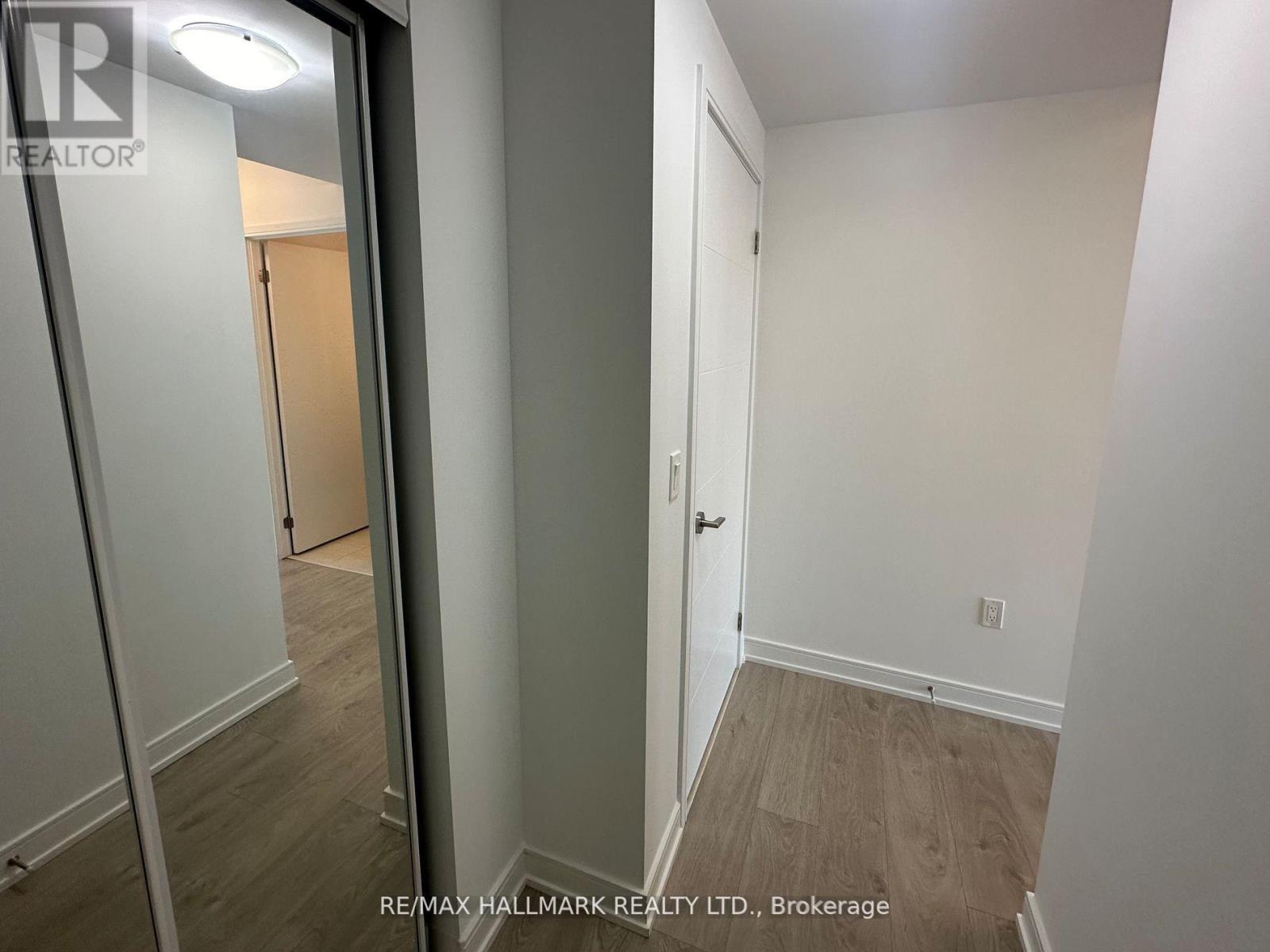 Photo 10 of 2904 50 Wellesley Street E, Toronto ON