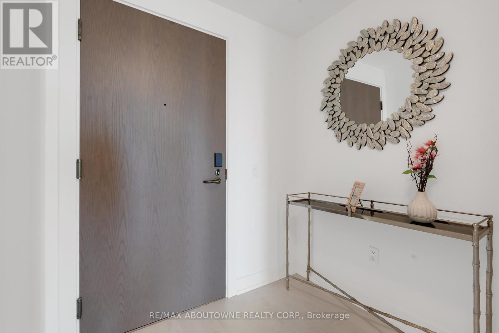 Photo 2 of 2608 30 Inn On The Park Drive, Toronto ON