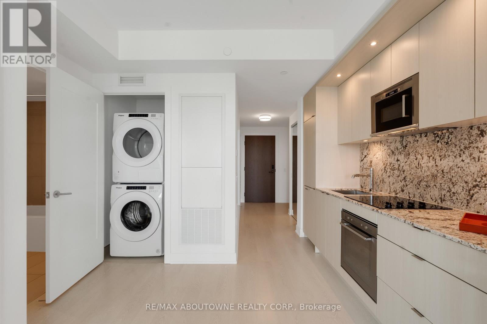 Photo 5 of 2608 30 Inn On The Park Drive, Toronto ON