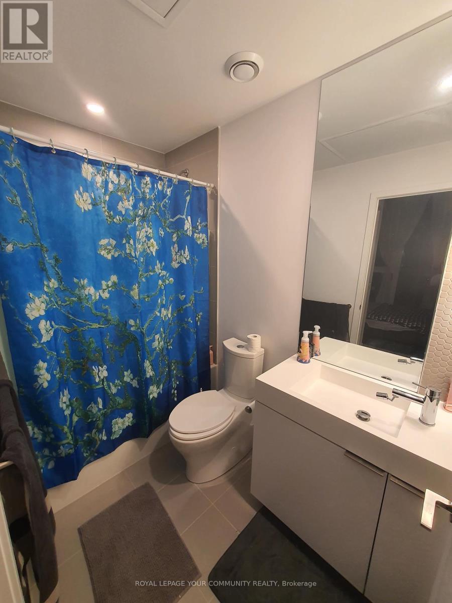 Photo 5 of 715 33 Helendale Avenue, Toronto ON