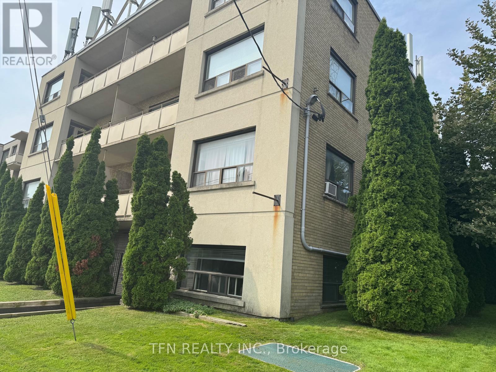 Photo 18 of 102 1112 Avenue Road, Toronto ON