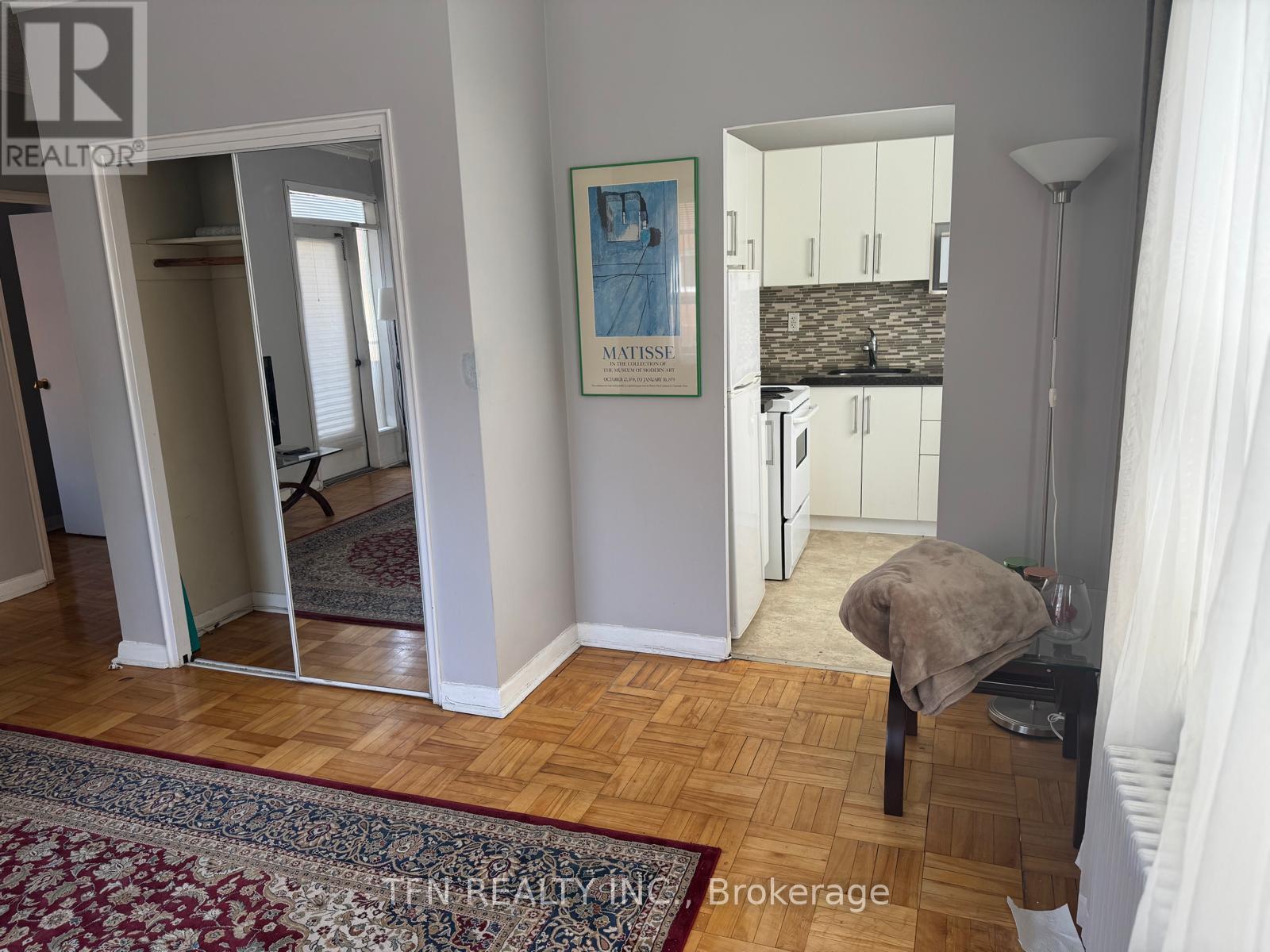 Photo 13 of 102 1112 Avenue Road, Toronto ON