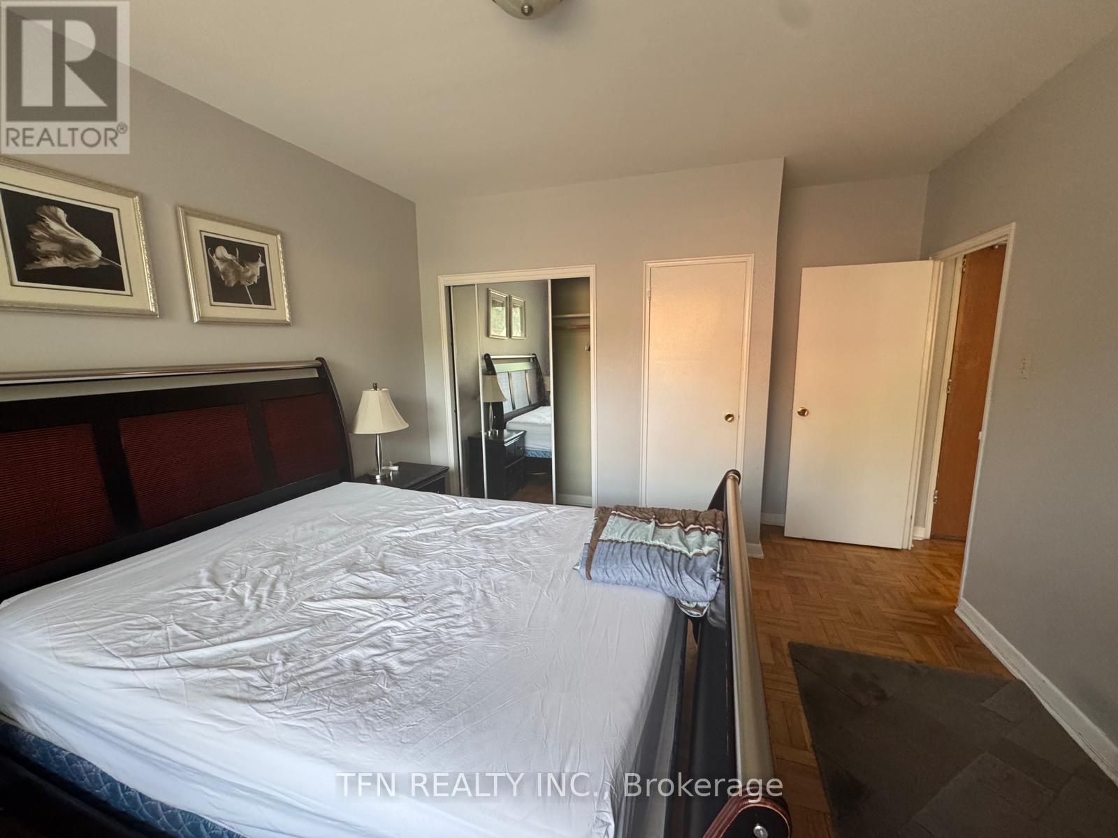 Photo 5 of 102 1112 Avenue Road, Toronto ON