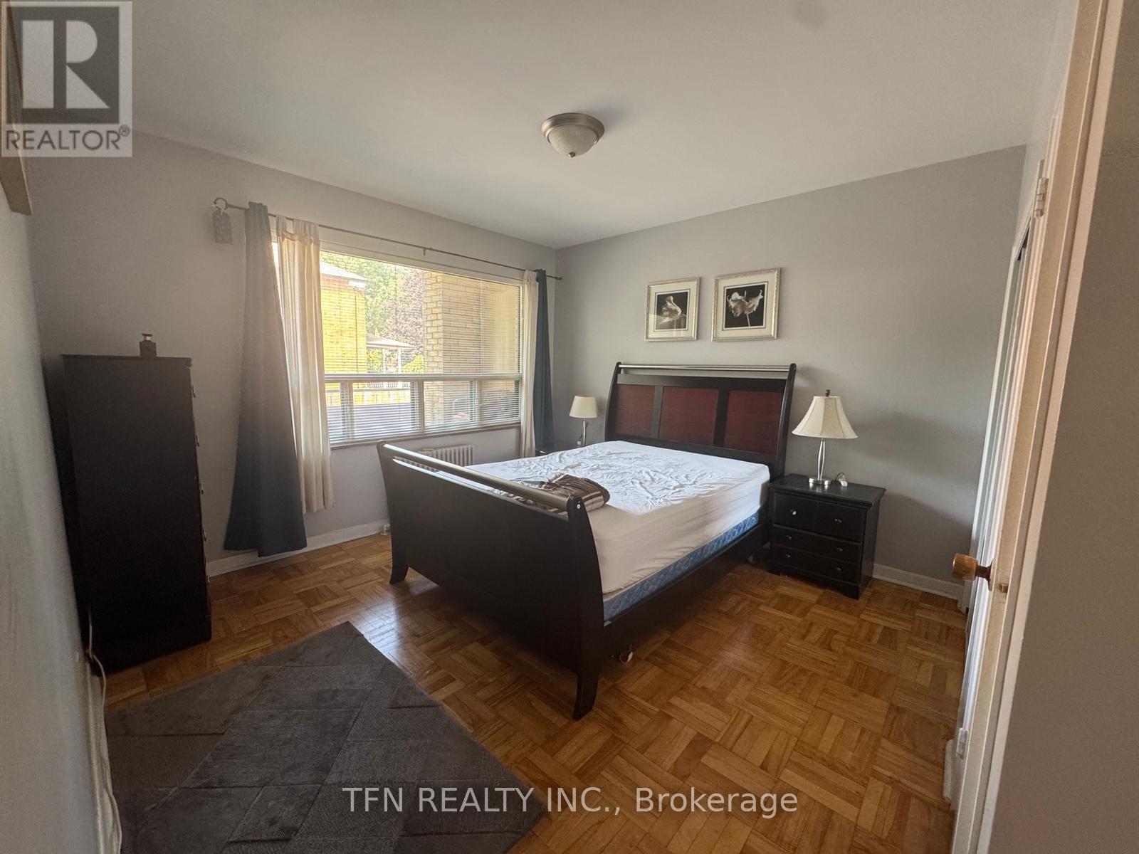 Photo 11 of 102 1112 Avenue Road, Toronto ON