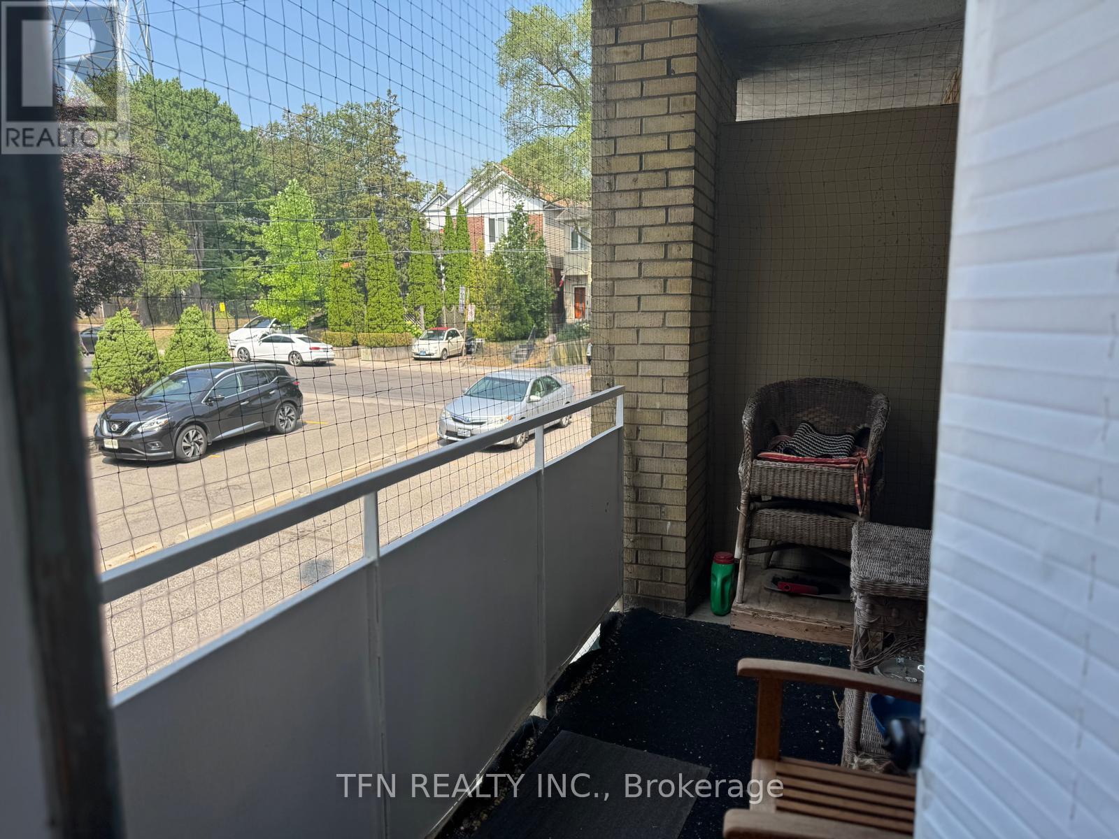 Photo 12 of 102 1112 Avenue Road, Toronto ON