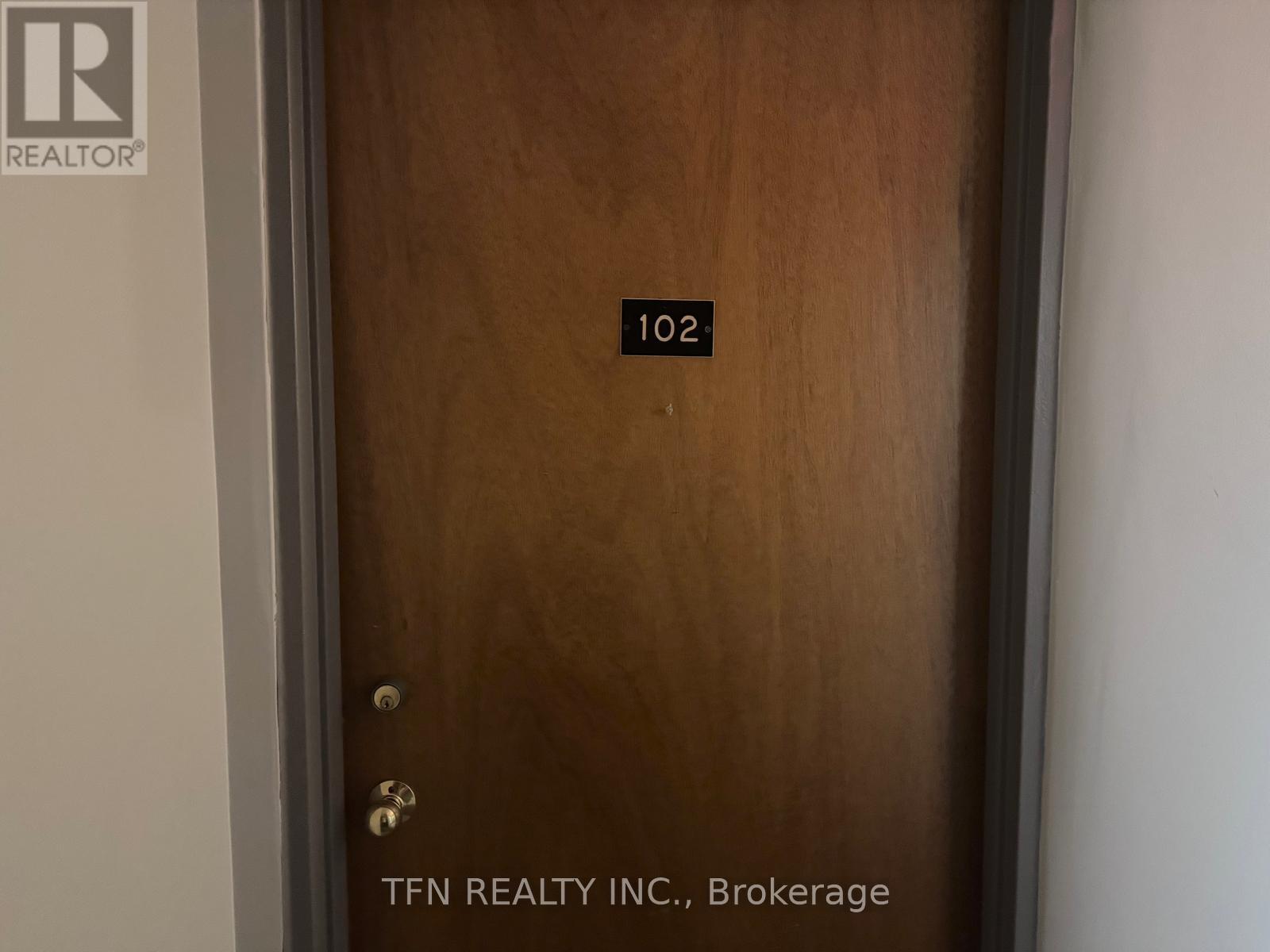 Photo 16 of 102 1112 Avenue Road, Toronto ON