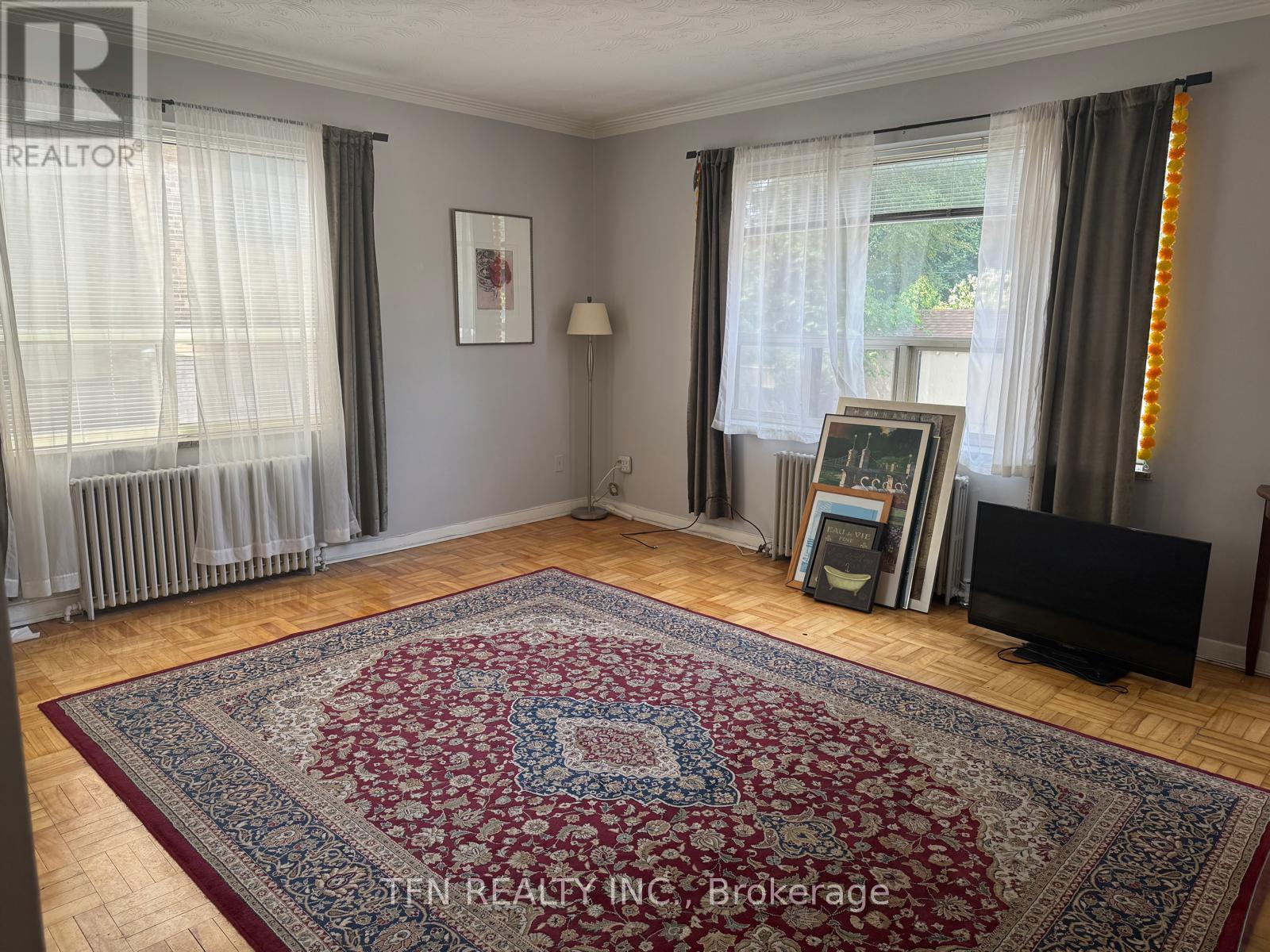 Photo 1 of 102 1112 Avenue Road, Toronto ON