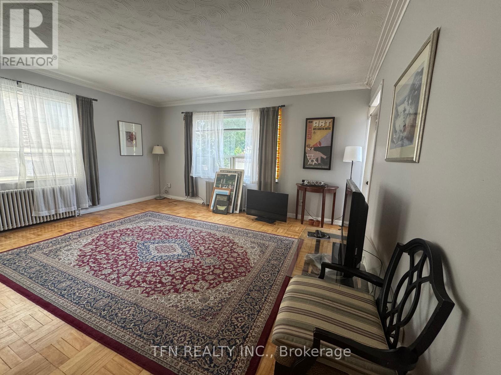 Photo 8 of 102 1112 Avenue Road, Toronto ON
