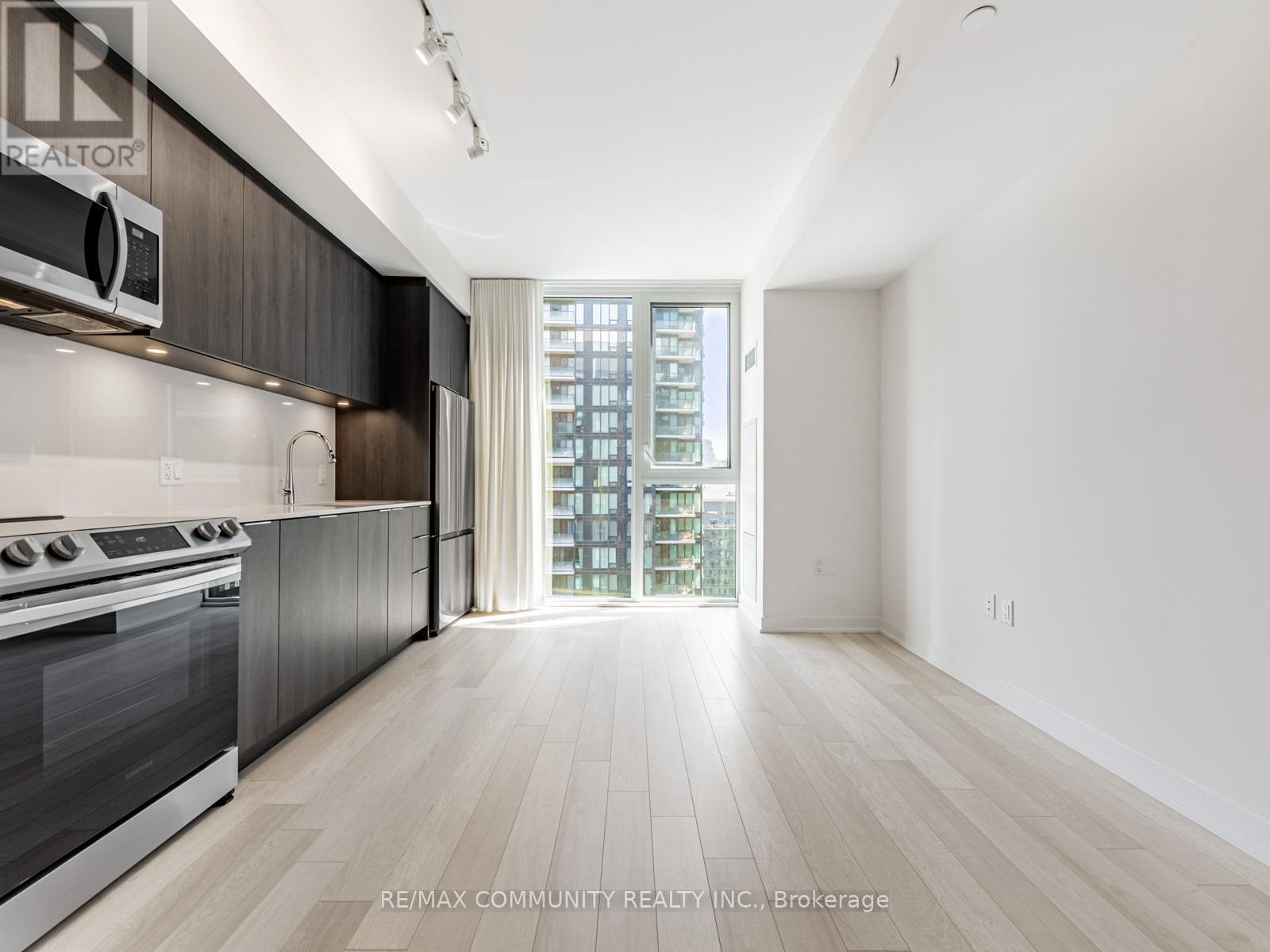 Photo 11 of 3506 357 King Street W, Toronto ON