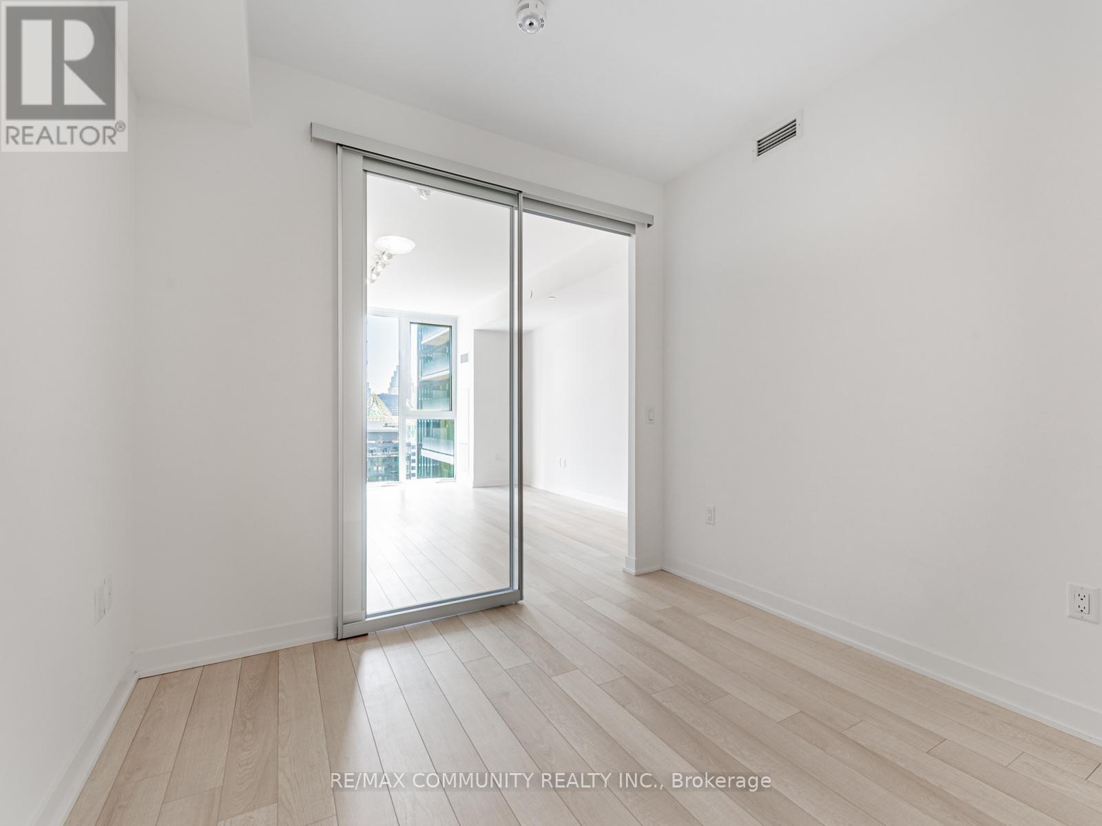 Photo 18 of 3506 357 King Street W, Toronto ON