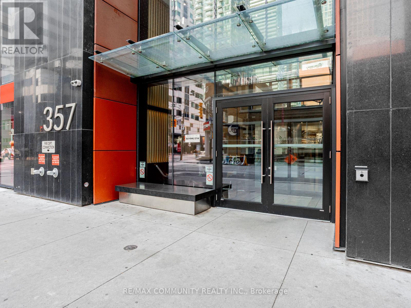 Photo 2 of 3506 357 King Street W, Toronto ON