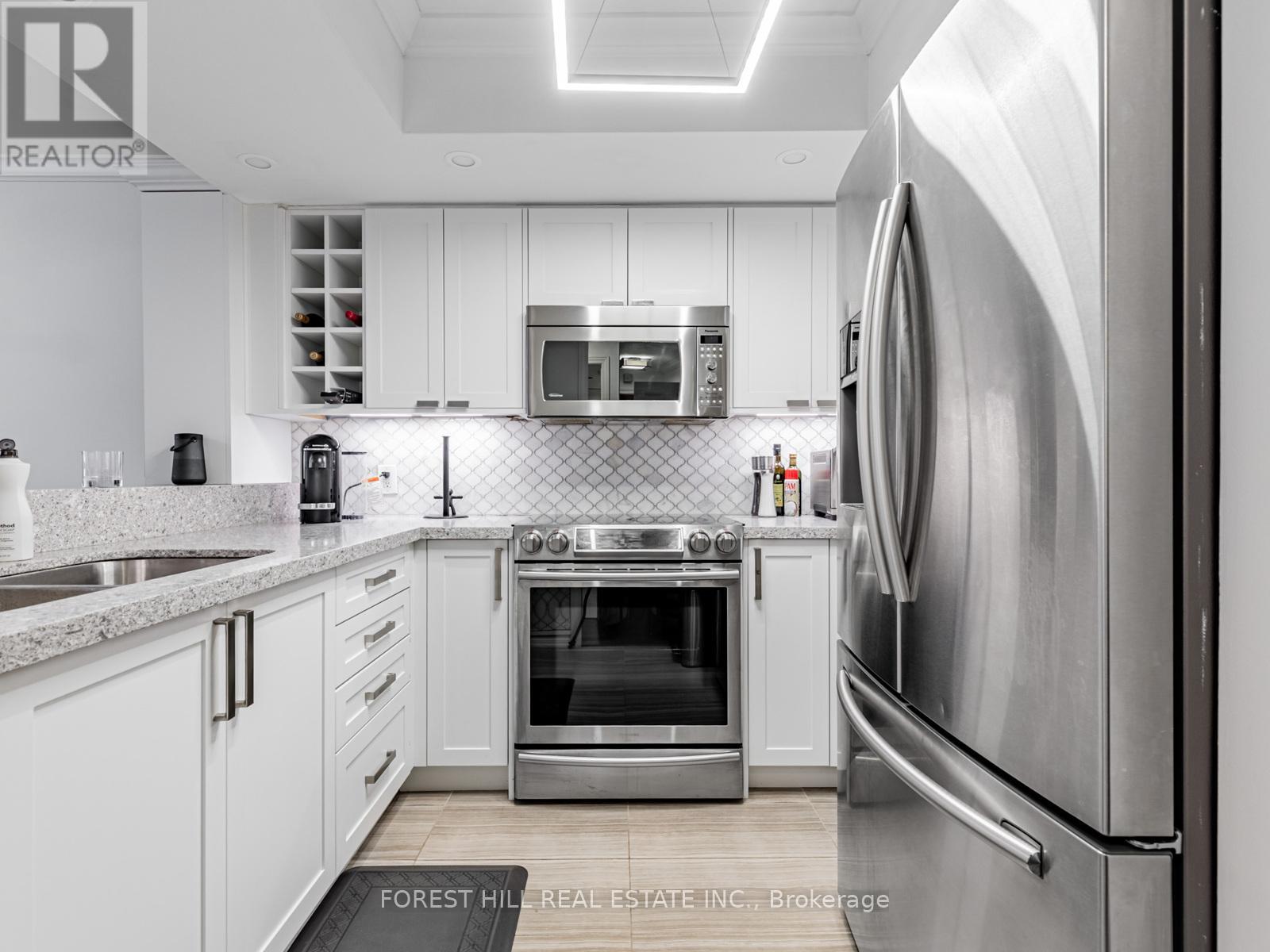 Photo 4 of 509 1177 Yonge Street, Toronto ON