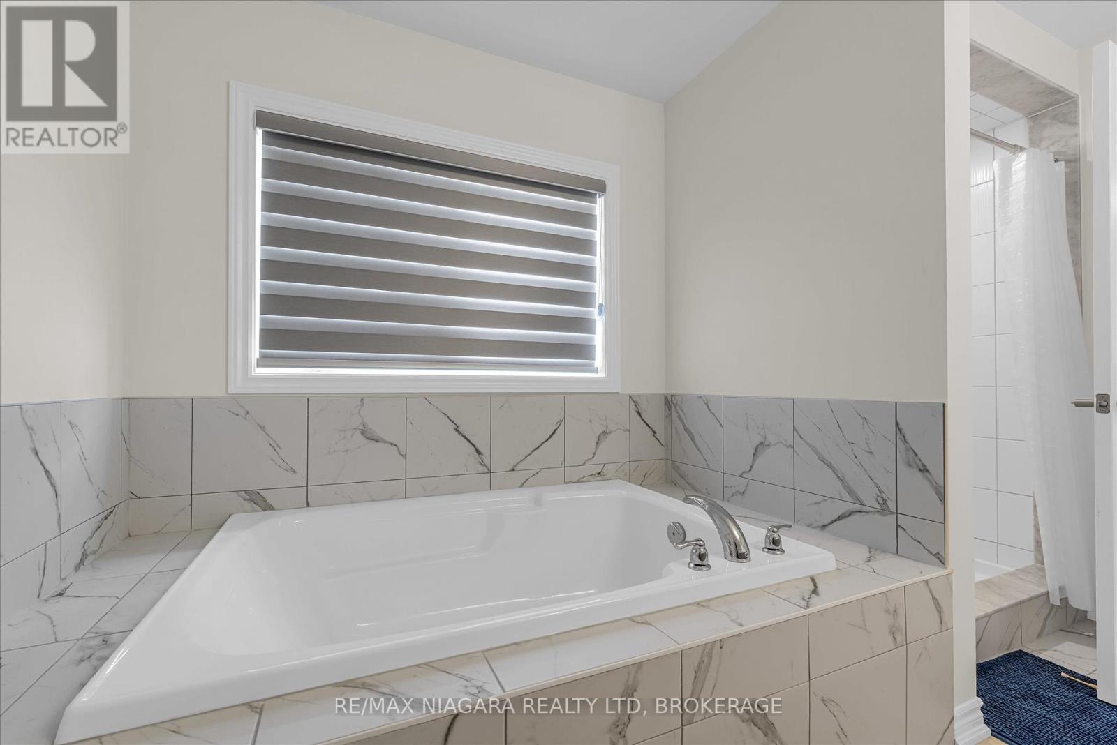 Photo 20 of 22 Peach Street, Thorold ON