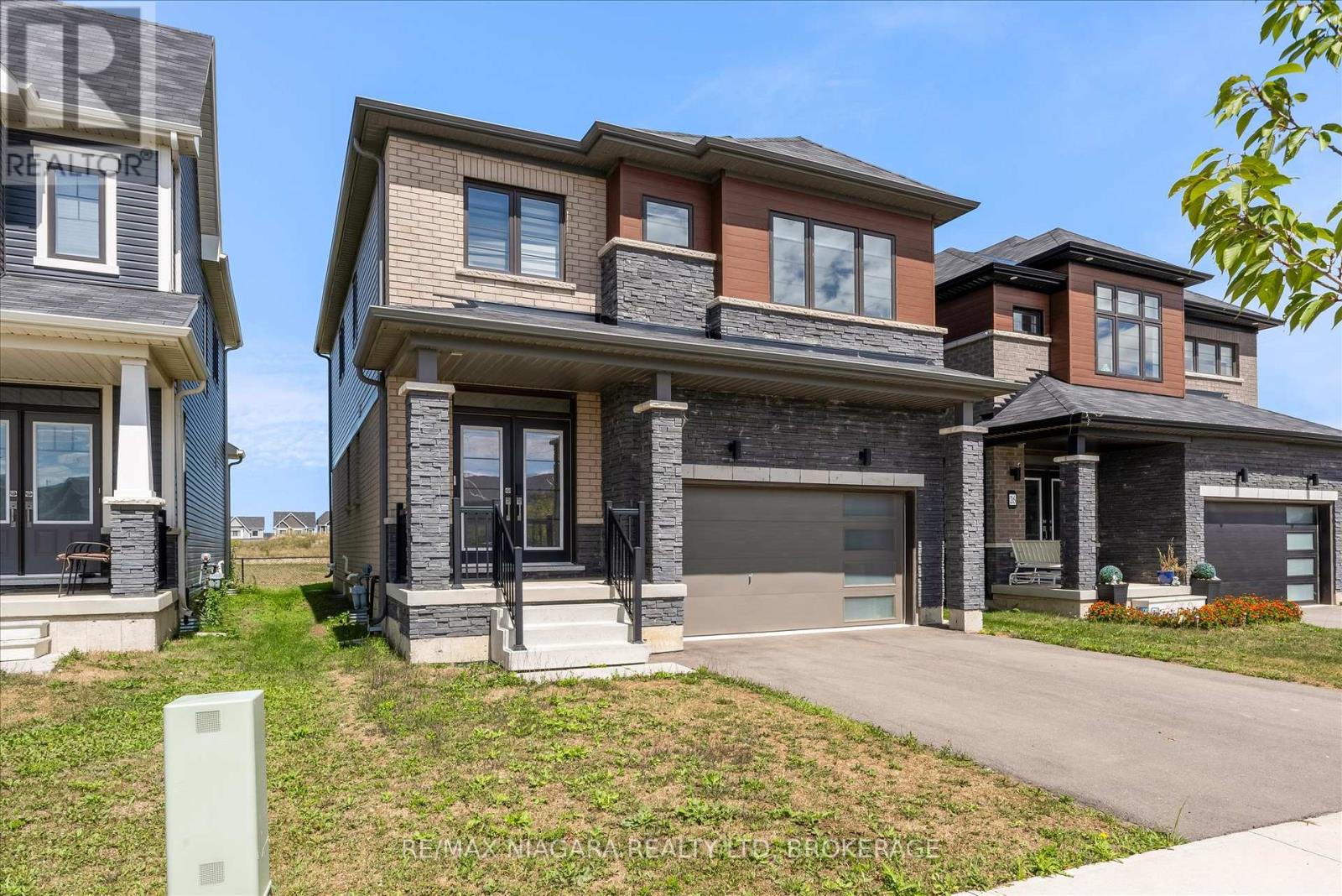 Photo 21 of 22 Peach Street, Thorold ON