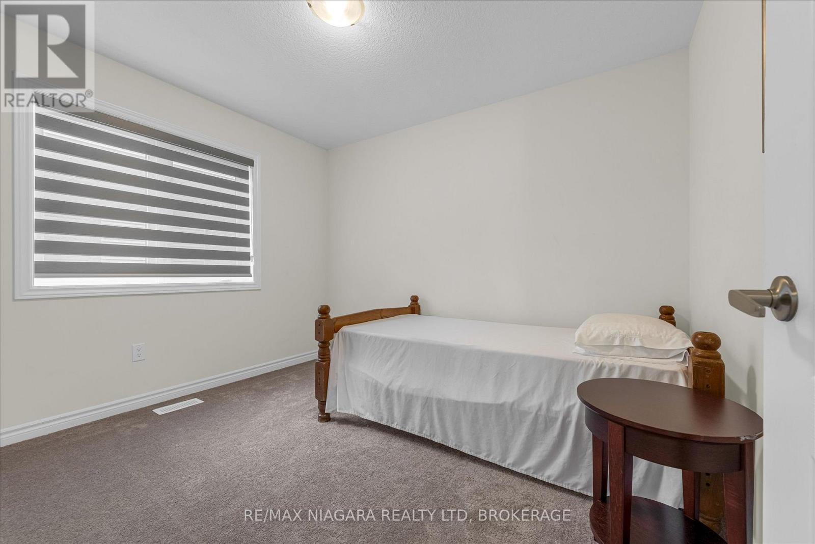 Photo 34 of 22 Peach Street, Thorold ON