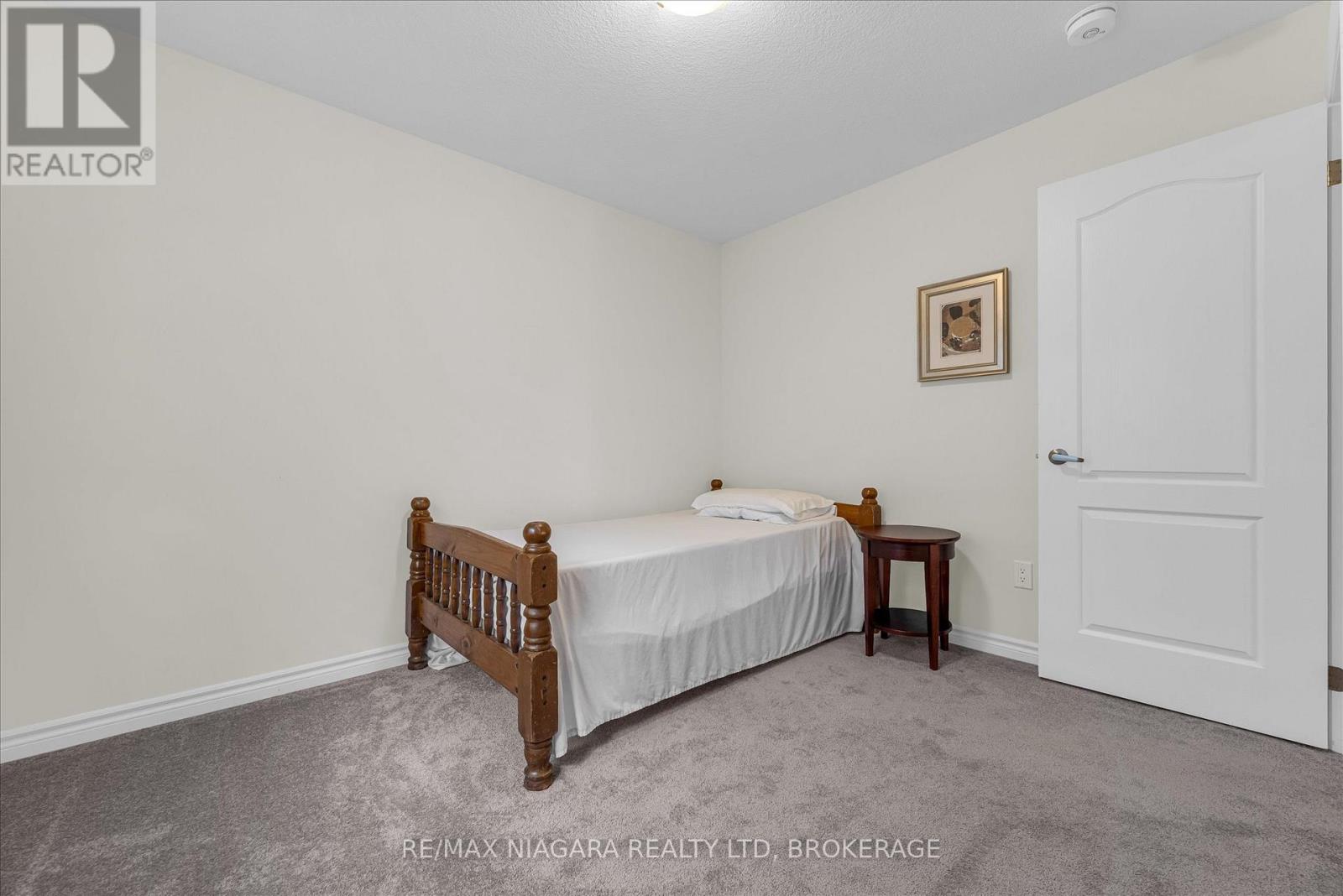 Photo 7 of 22 Peach Street, Thorold ON