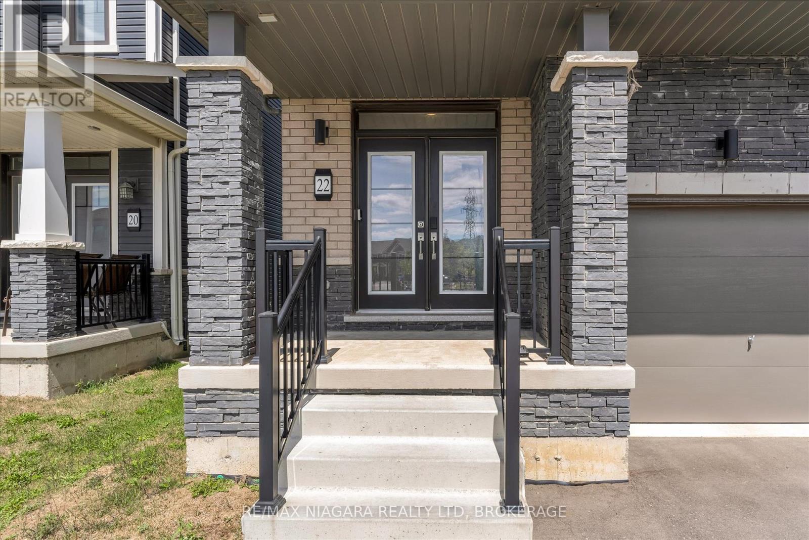 Photo 32 of 22 Peach Street, Thorold ON