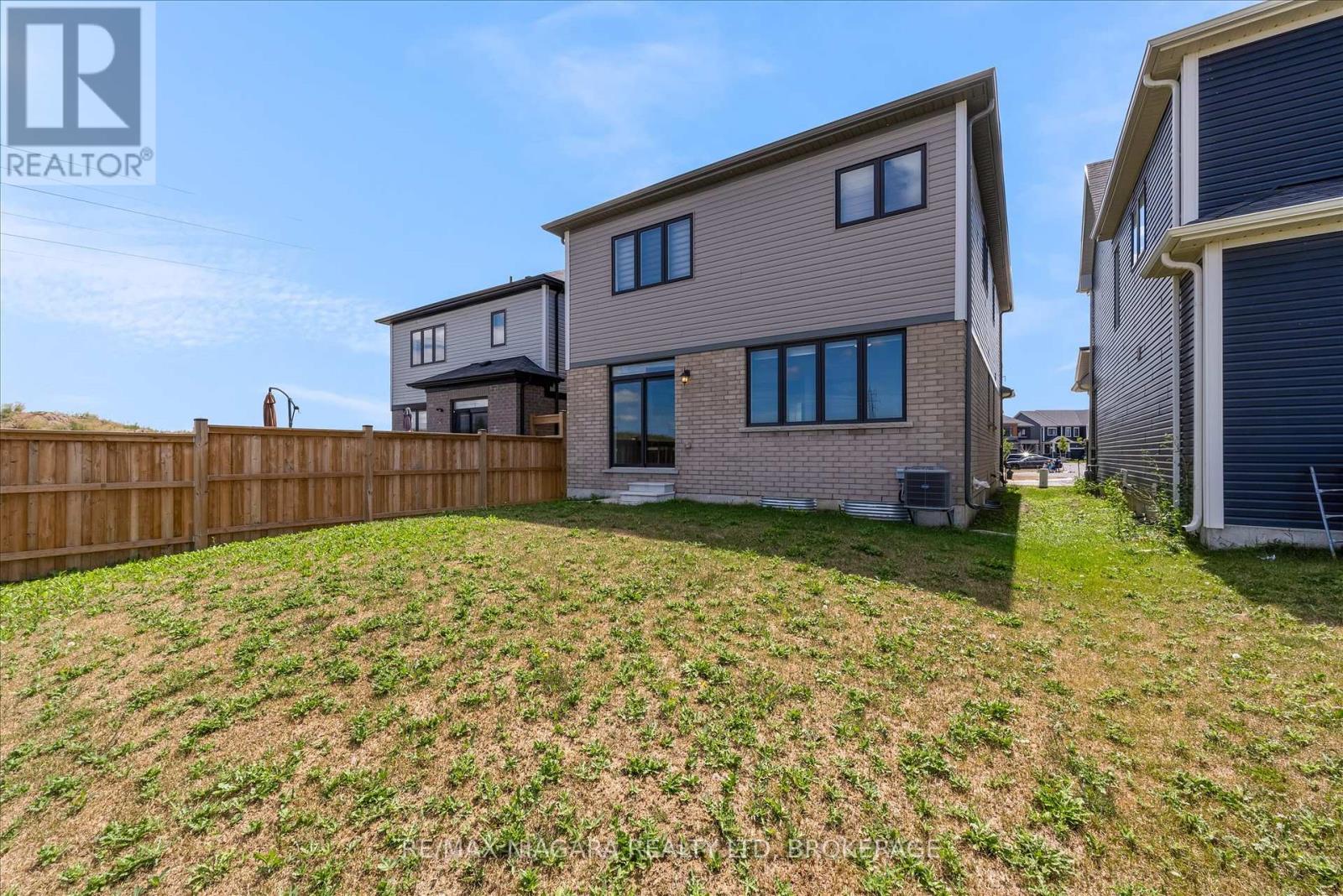 Photo 27 of 22 Peach Street, Thorold ON