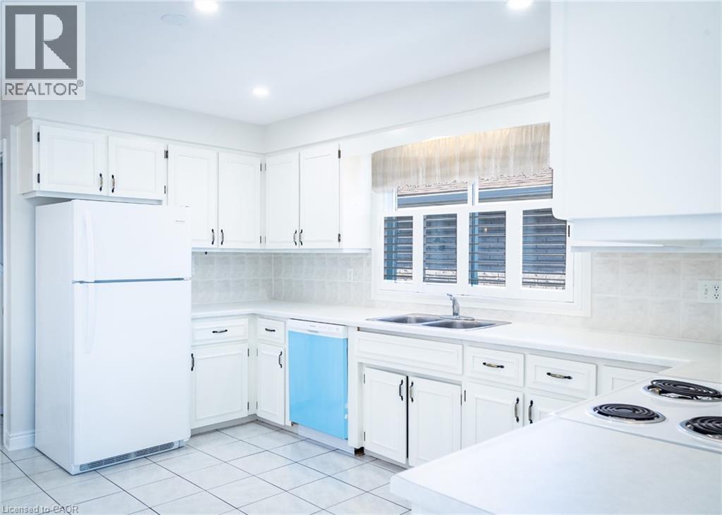 Photo 11 of 241 Green Road Unit Upper, Hamilton ON