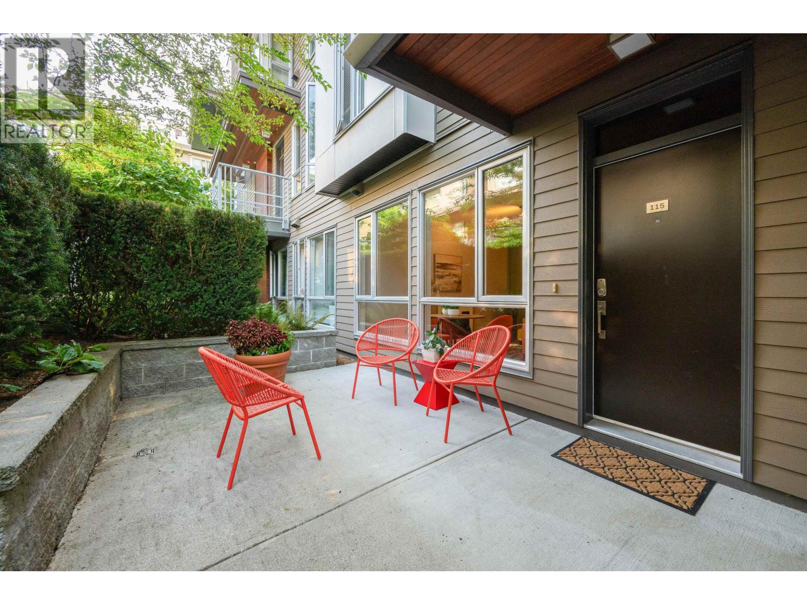 Photo 1 of 115 735 W 15th Street, North Vancouver BC