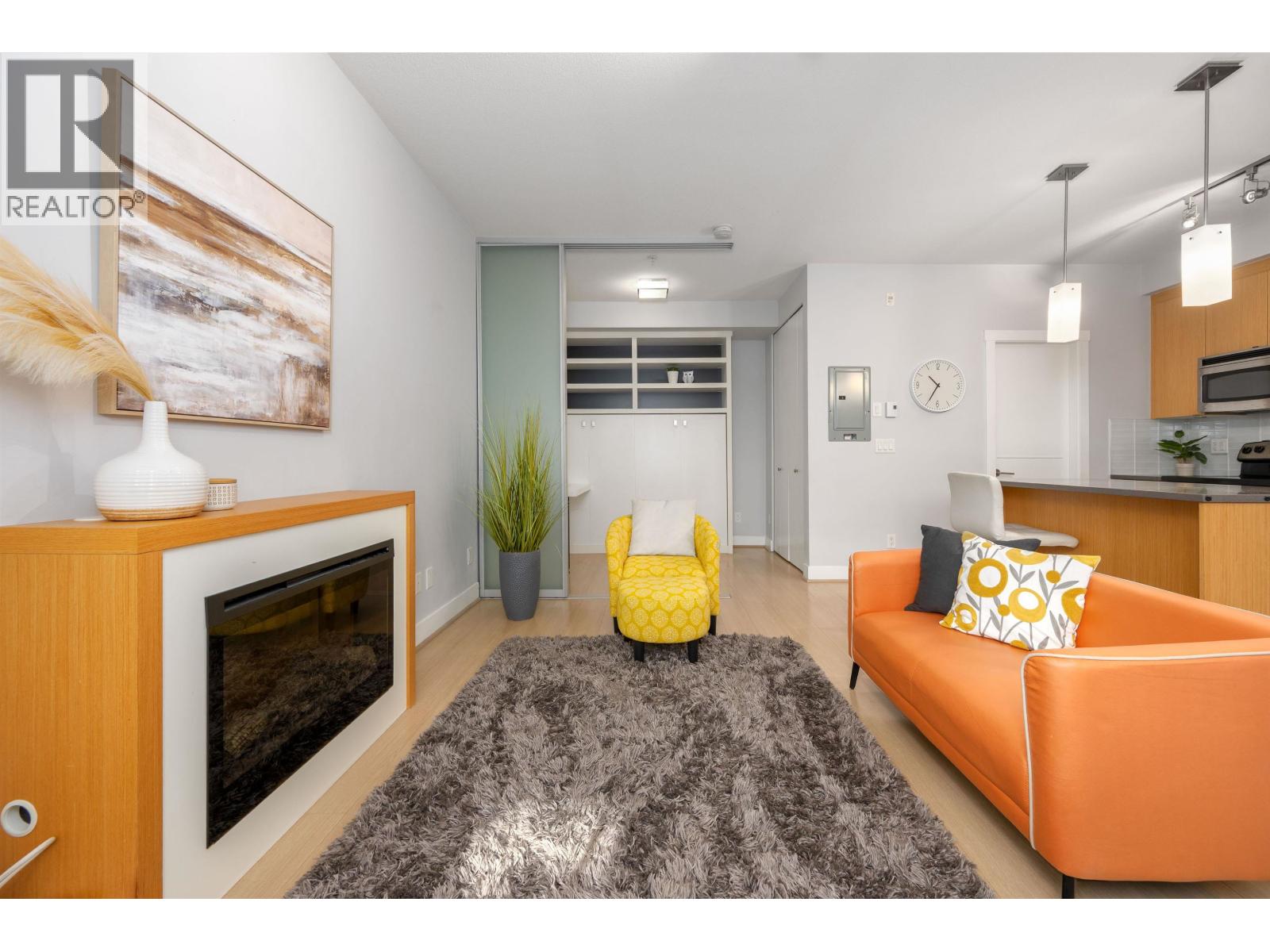 Photo 5 of 115 735 W 15th Street, North Vancouver BC