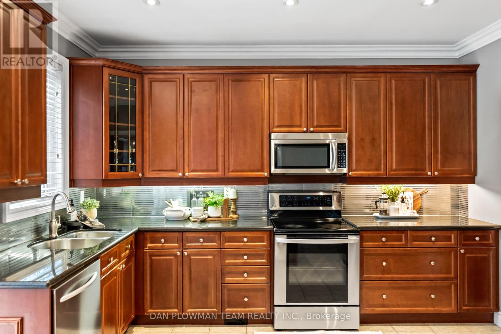 Photo 13 of 1071 Copperfield Drive, Oshawa ON