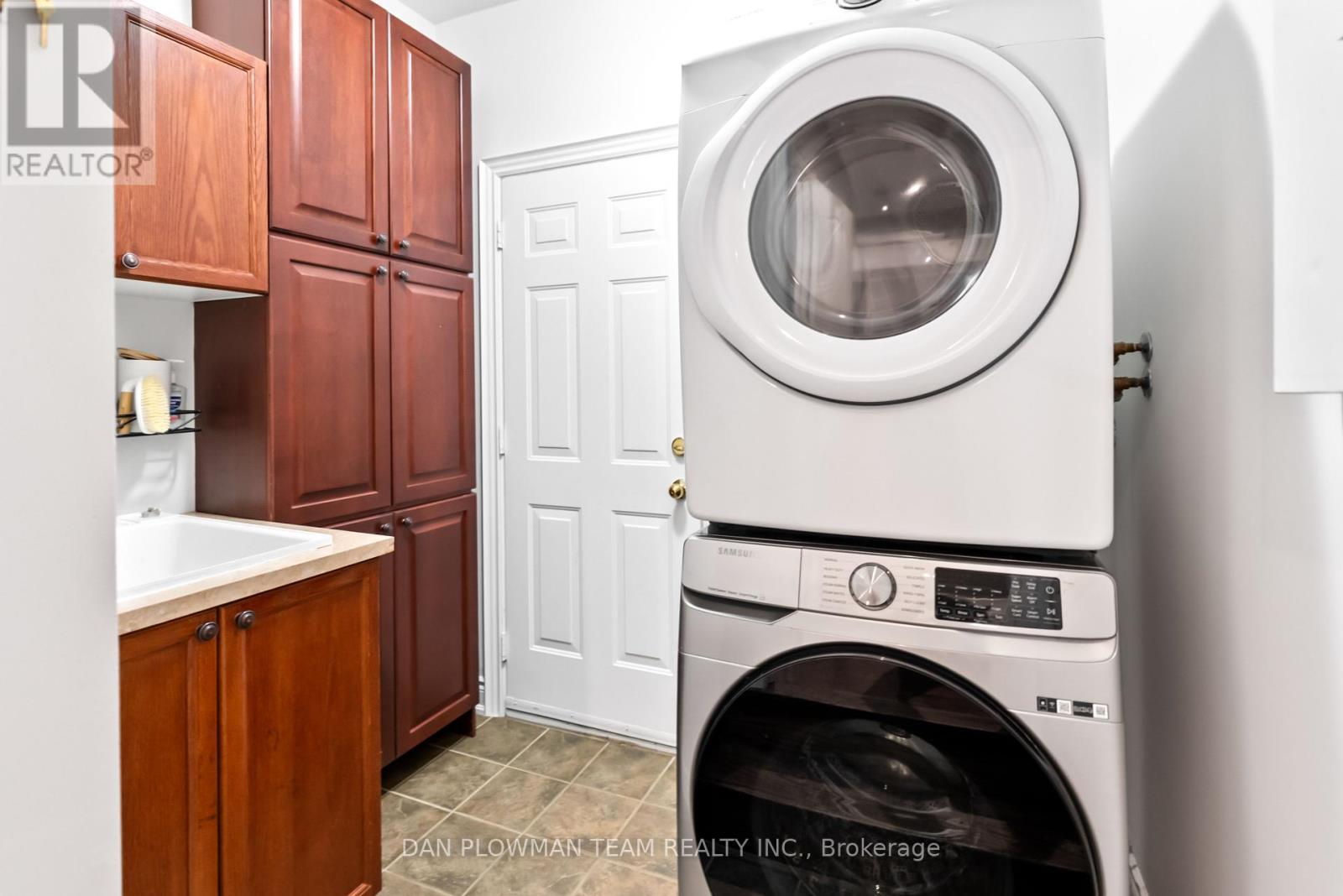 Photo 26 of 1071 Copperfield Drive, Oshawa ON