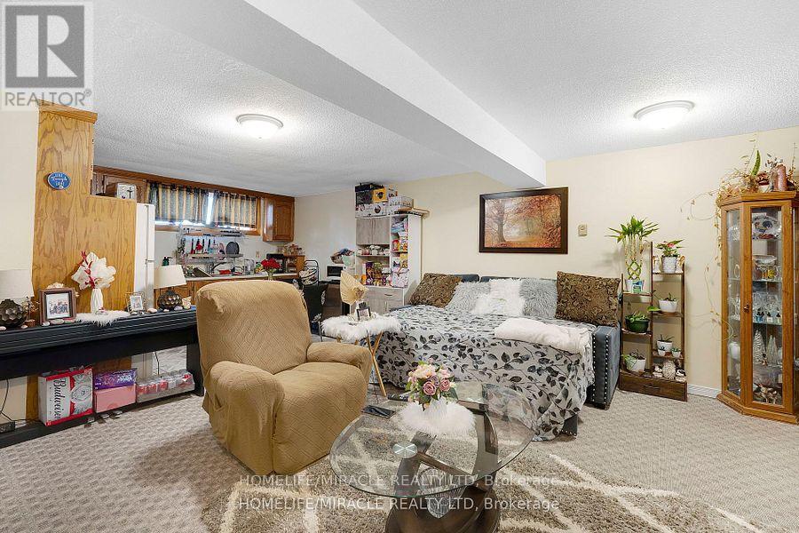 Photo 9 of 569 Veterans Road, Oshawa ON