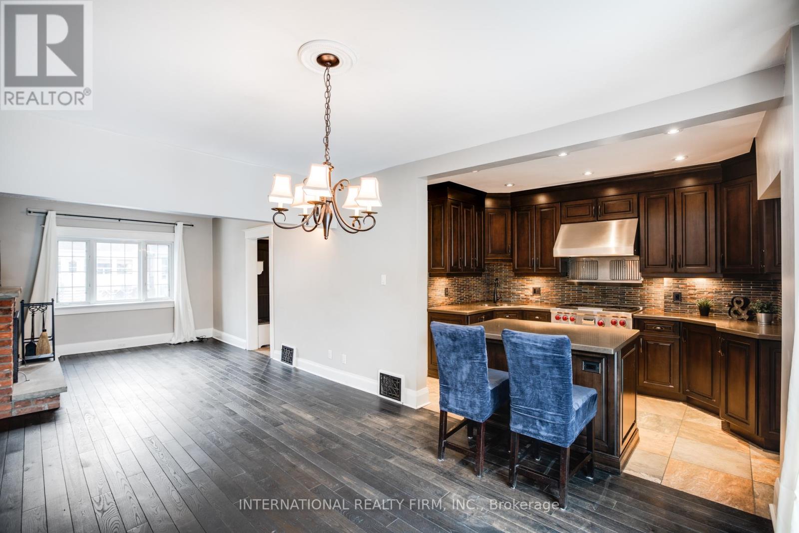 Photo 11 of 109 Monarch Park Avenue, Toronto ON