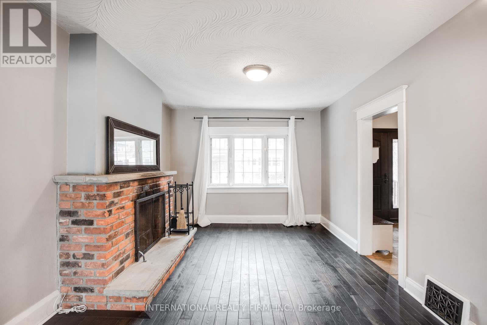 Photo 14 of 109 Monarch Park Avenue, Toronto ON