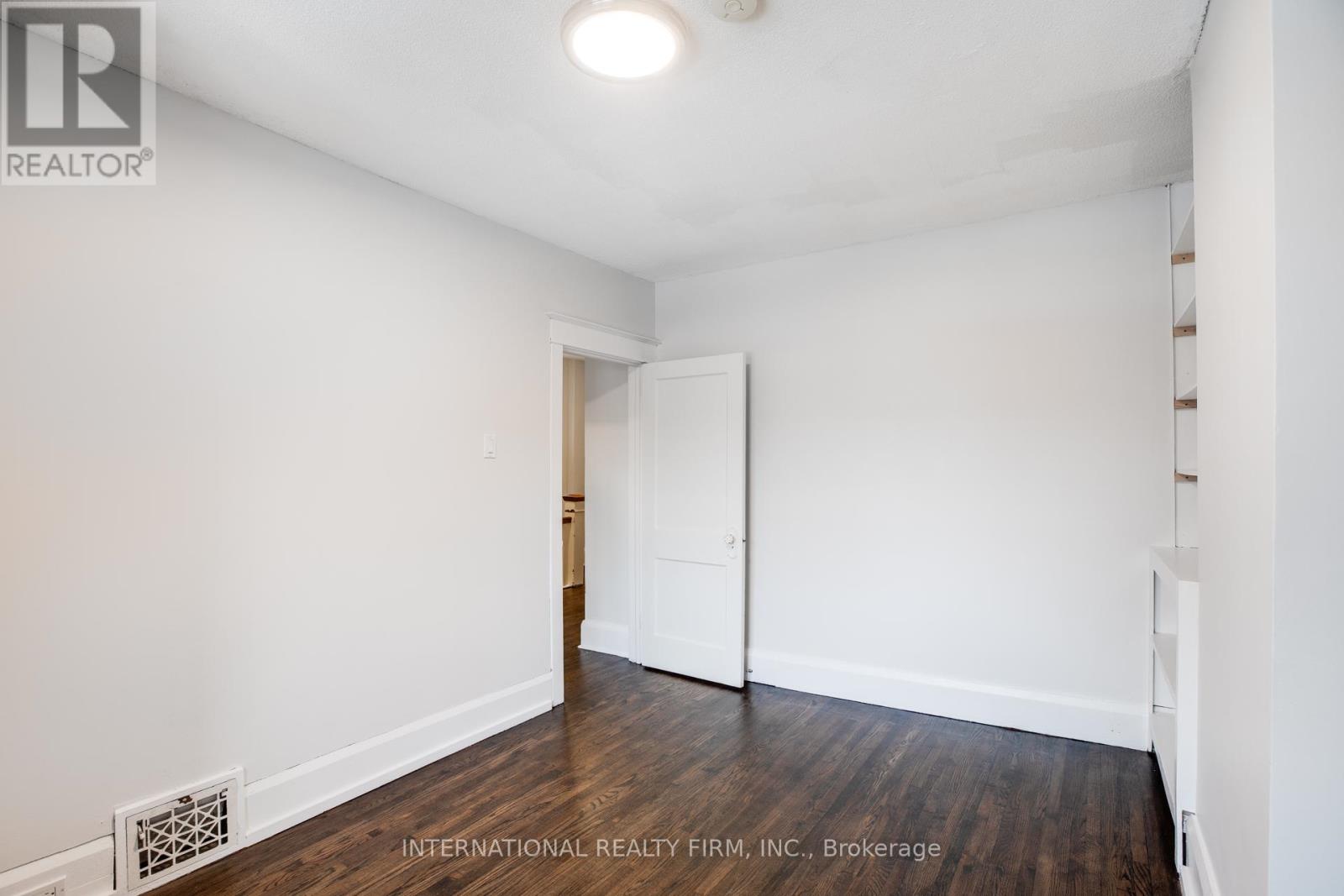 Photo 30 of 109 Monarch Park Avenue, Toronto ON