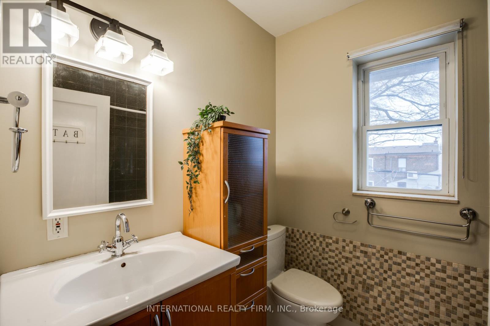 Photo 34 of 109 Monarch Park Avenue, Toronto ON