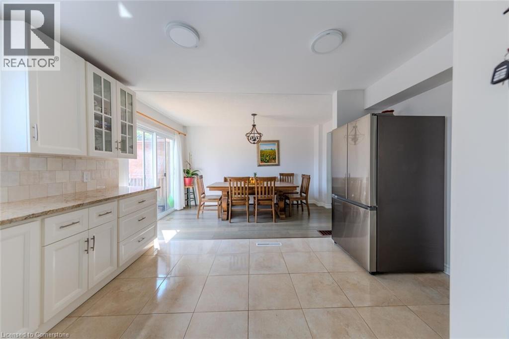 Photo 21 of 56 Raleigh Court, Hamilton ON