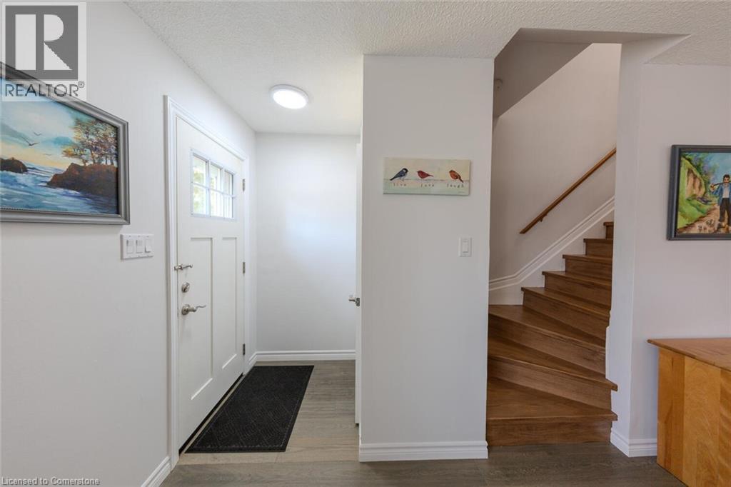 Photo 30 of 56 Raleigh Court, Hamilton ON