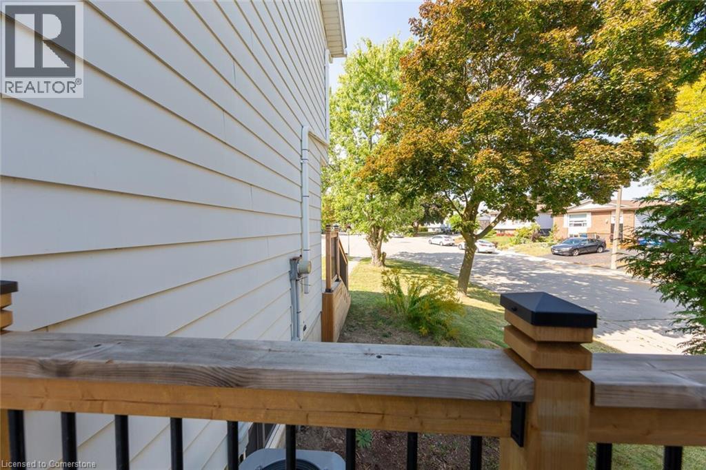 Photo 24 of 56 Raleigh Court, Hamilton ON