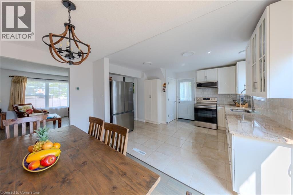 Photo 36 of 56 Raleigh Court, Hamilton ON