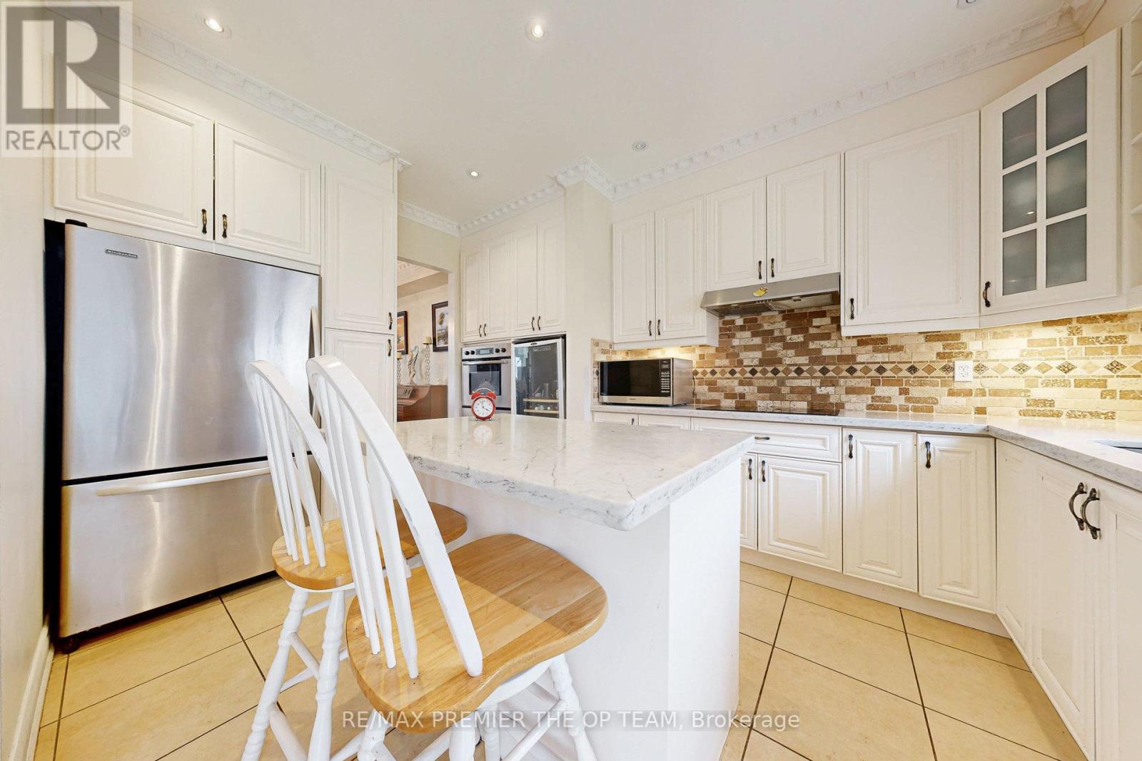 Photo 14 of 59 Rossi Drive, Vaughan ON