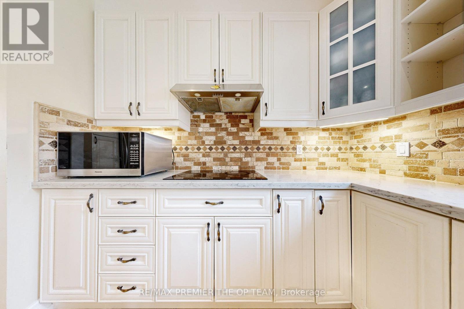 Photo 16 of 59 Rossi Drive, Vaughan ON