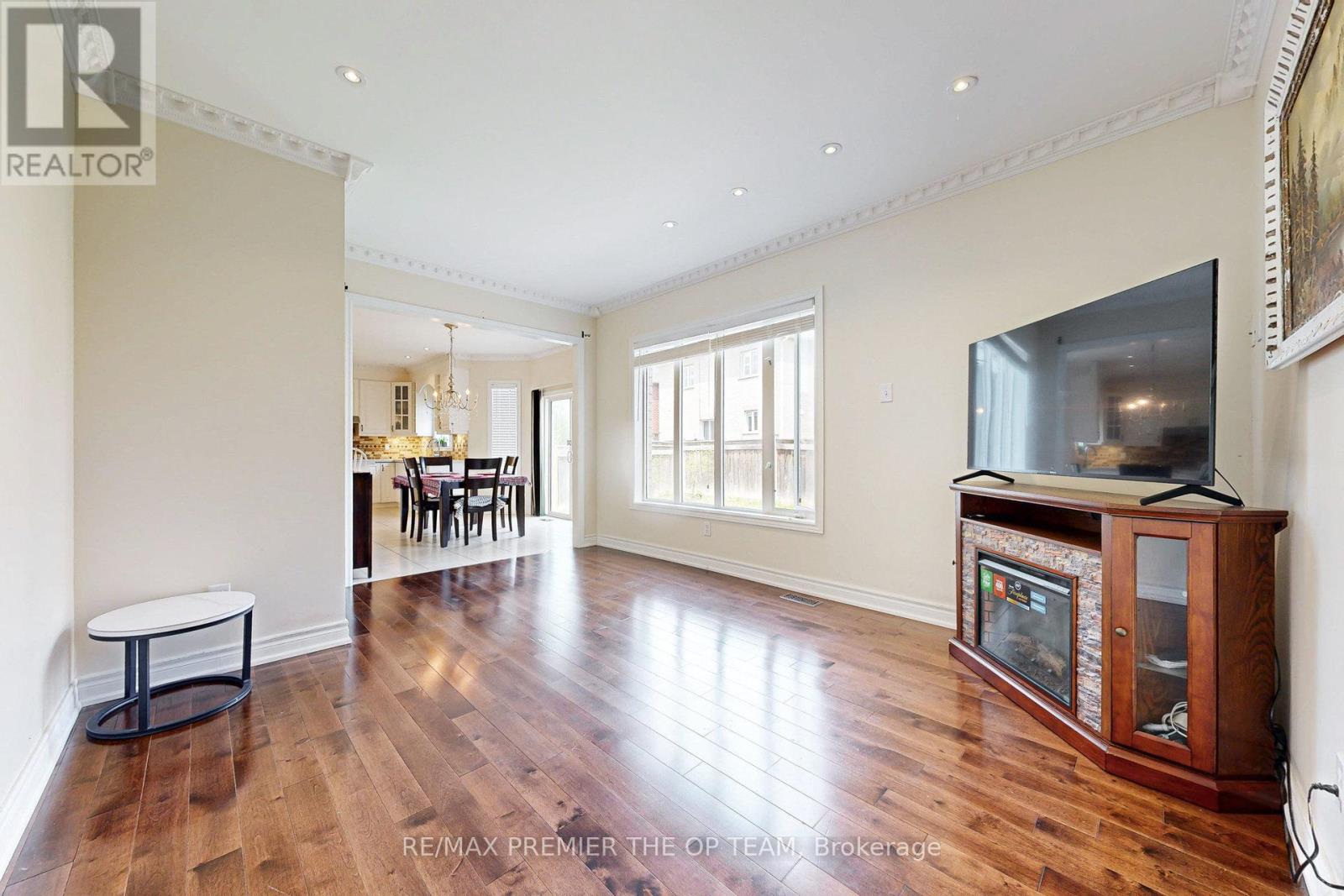 Photo 23 of 59 Rossi Drive, Vaughan ON