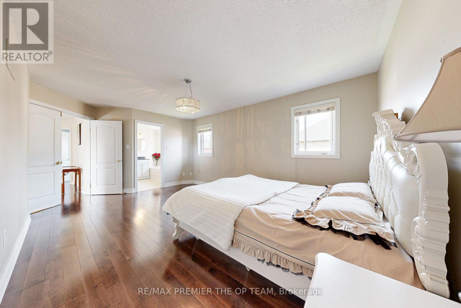 Photo 25 of 59 Rossi Drive, Vaughan ON