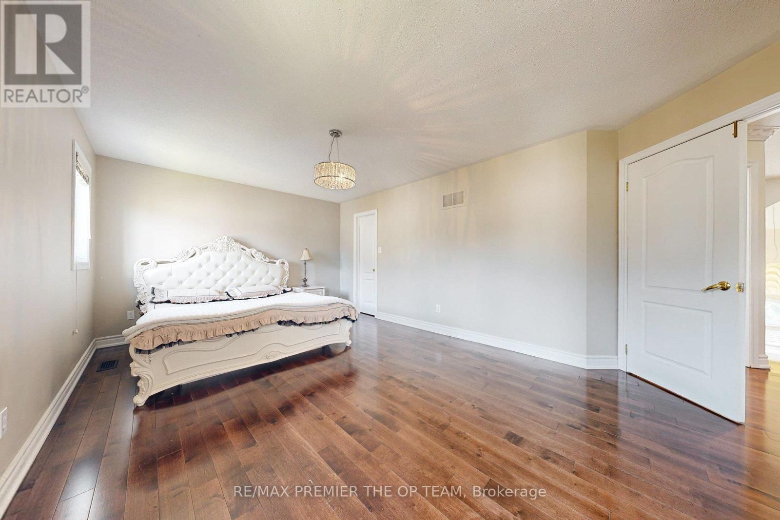 Photo 26 of 59 Rossi Drive, Vaughan ON