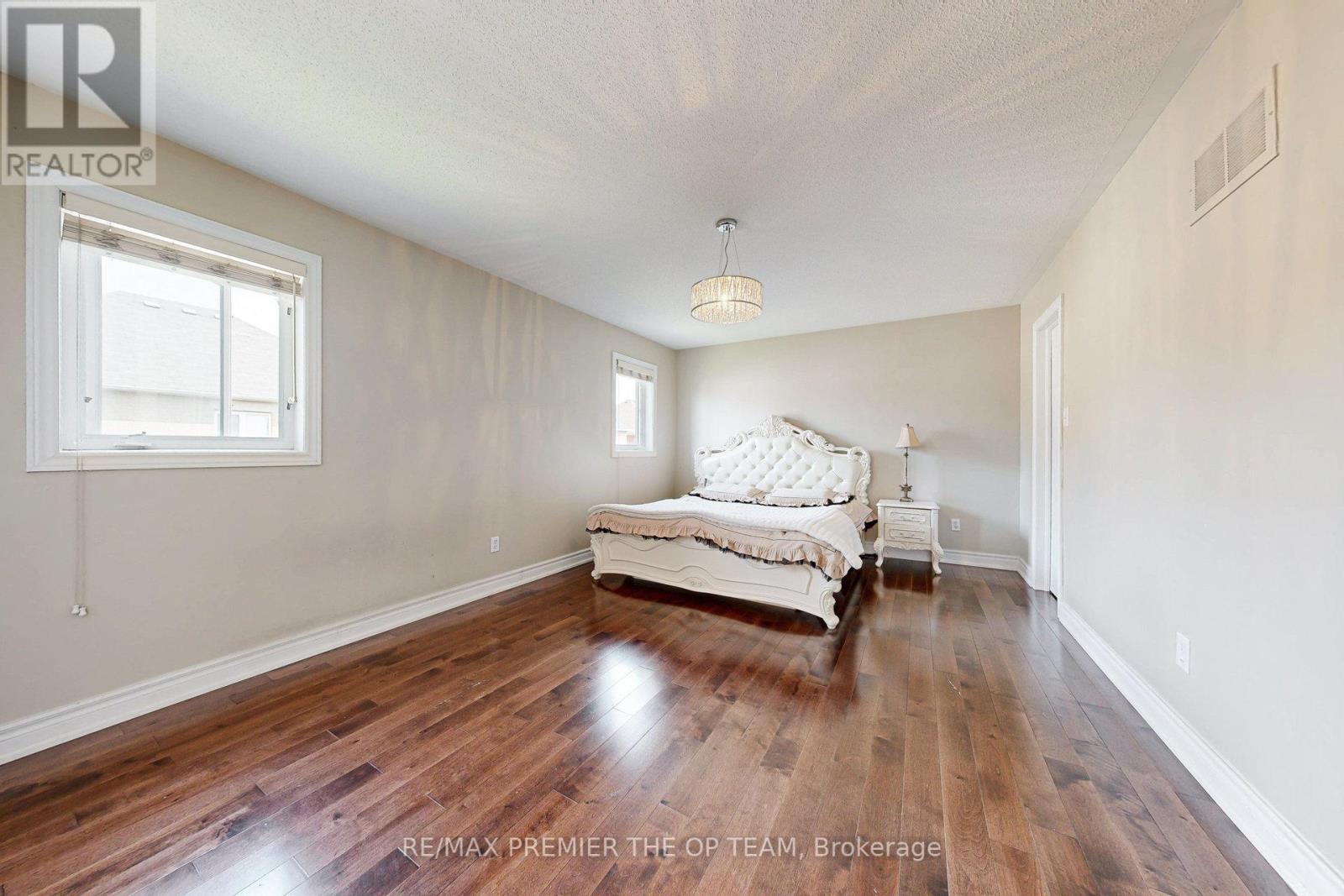 Photo 27 of 59 Rossi Drive, Vaughan ON