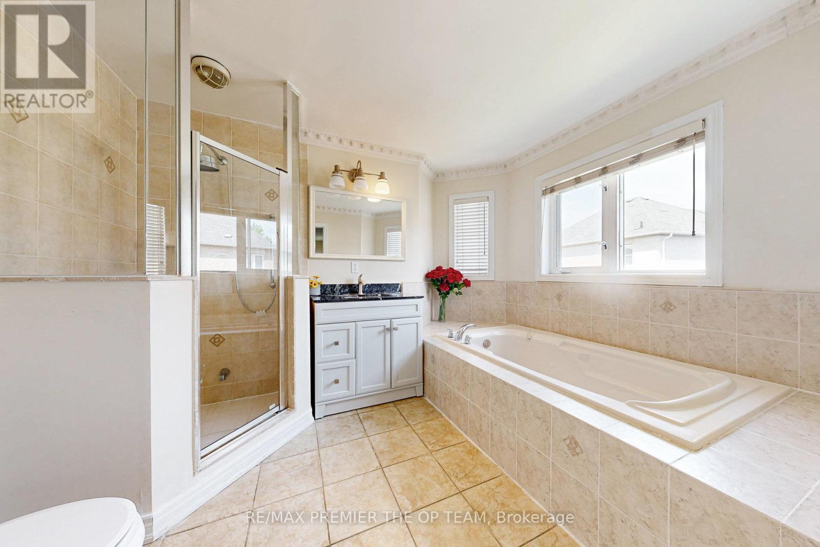Photo 28 of 59 Rossi Drive, Vaughan ON