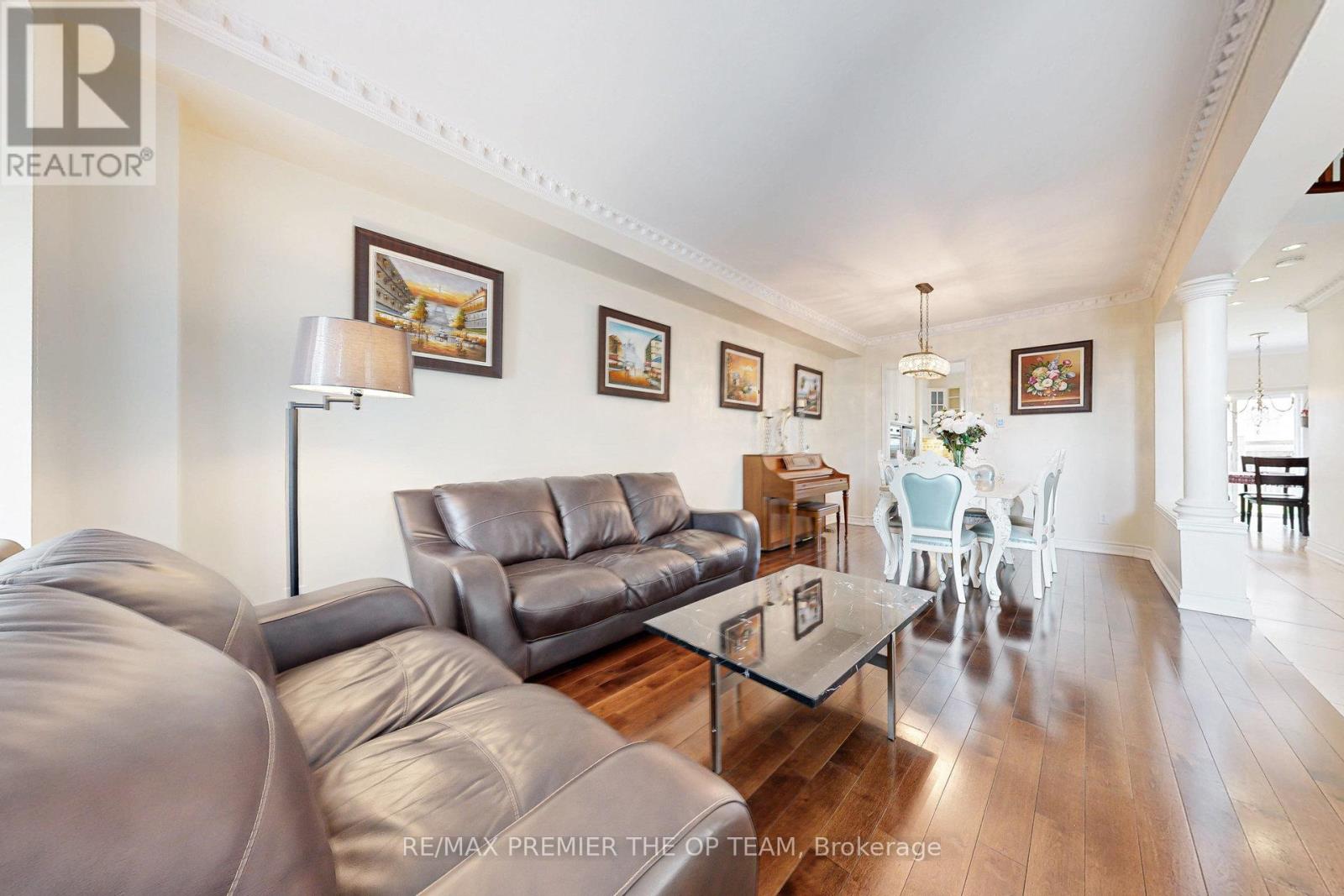 Photo 8 of 59 Rossi Drive, Vaughan ON