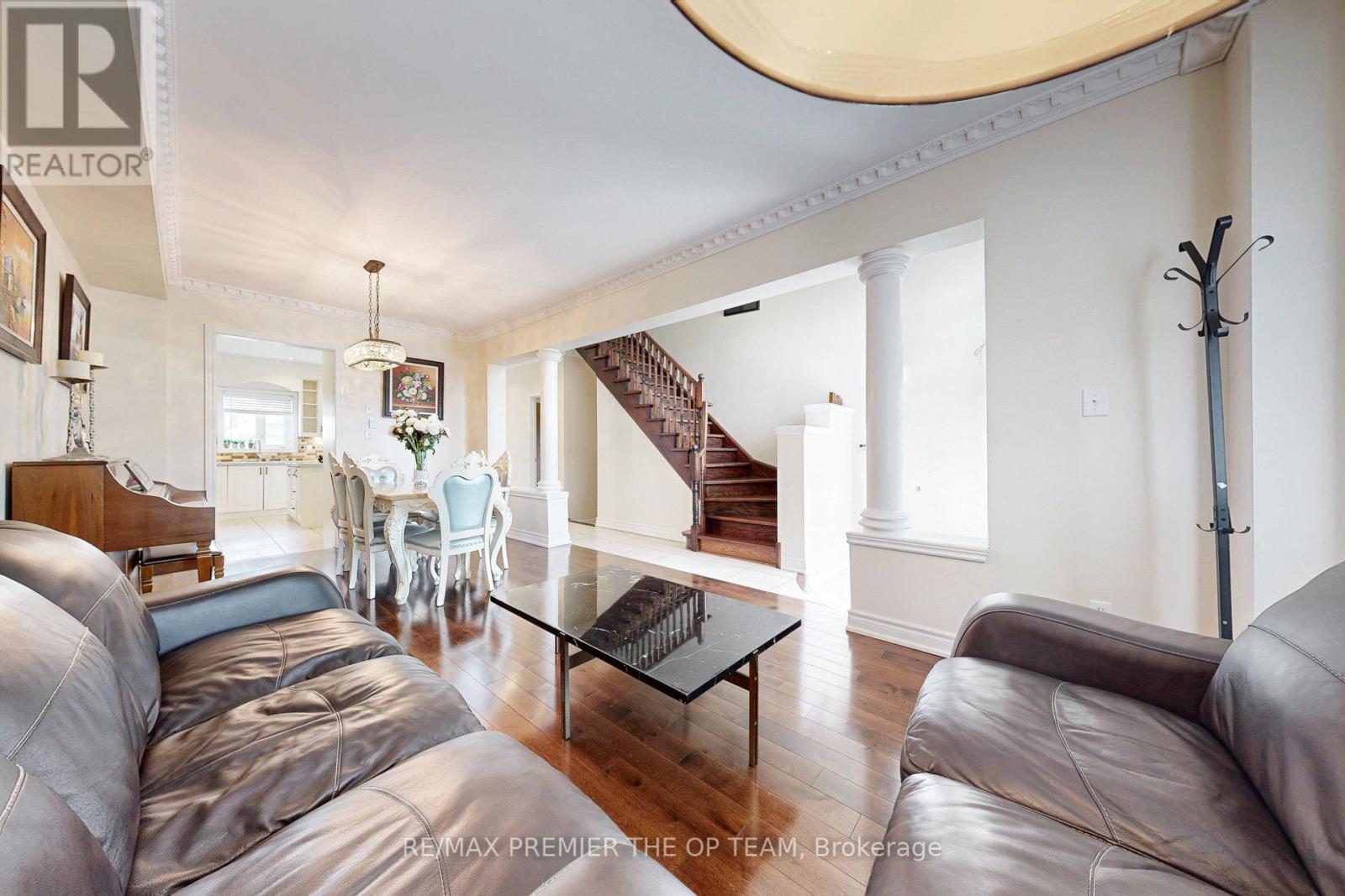 Photo 9 of 59 Rossi Drive, Vaughan ON