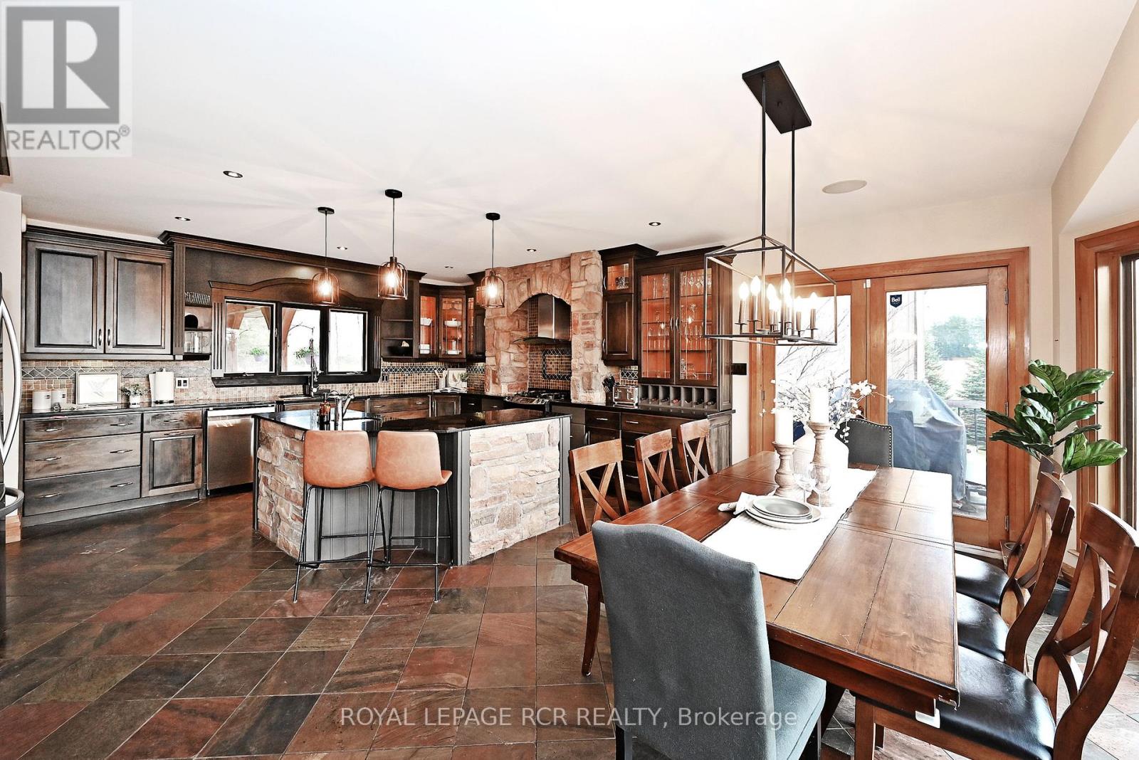 Photo 29 of 3327 9 Line, Bradford West Gwillimbury ON