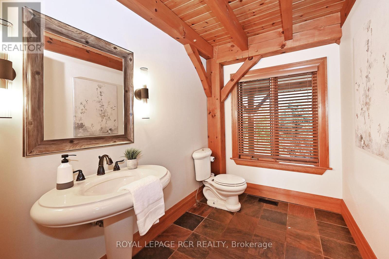 Photo 15 of 3327 9 Line, Bradford West Gwillimbury ON